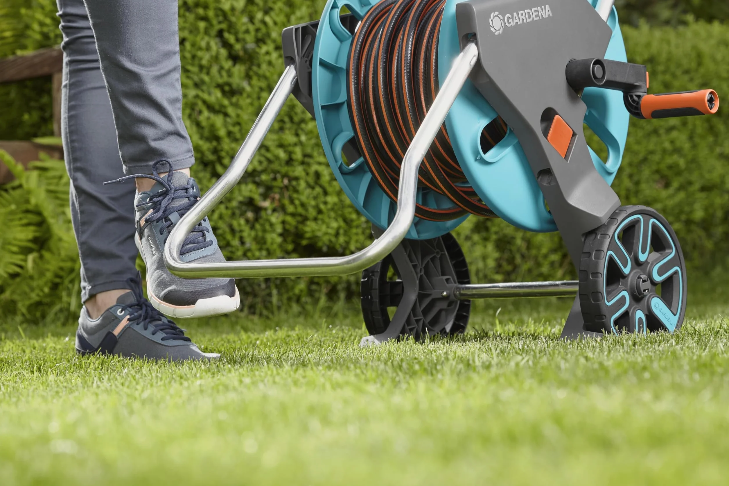 Gardena AquaRoll M Easy zestaw wózek na wąż 60 m metalowa rama zabezpieczenie przed kapaniem