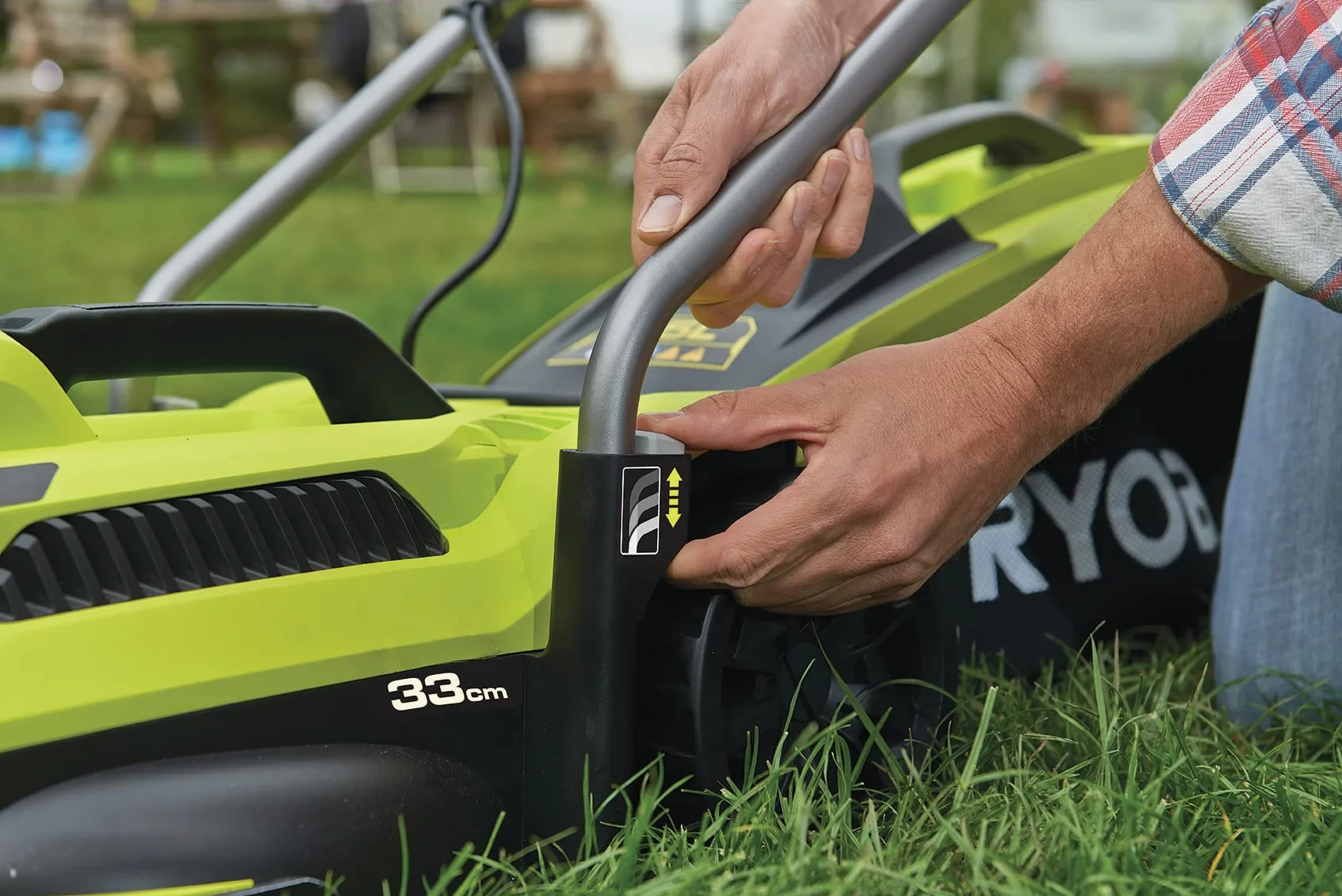 Ryobi RLM15E36H Kosiarka Sieciowa, Moc Silnika 1500W, Szerokość Koszenia 36 cm, Funkcja Mulczowania, Regulacja Wysokości Koszenia, Kosz 45 L