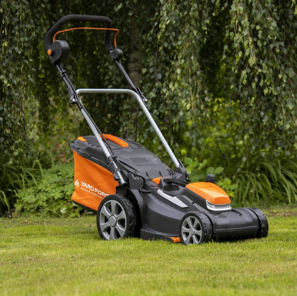 Yard Force - Wydajna kosiarka akumulatorowa 40 V | akumulator litowo-jonowy 1 x 2,5 Ah | szerokość cięcia 37 cm | technologia szybkiego ładowania | regulacja wysokości cięcia 25-75 mm | hybrydowy worek 45 l