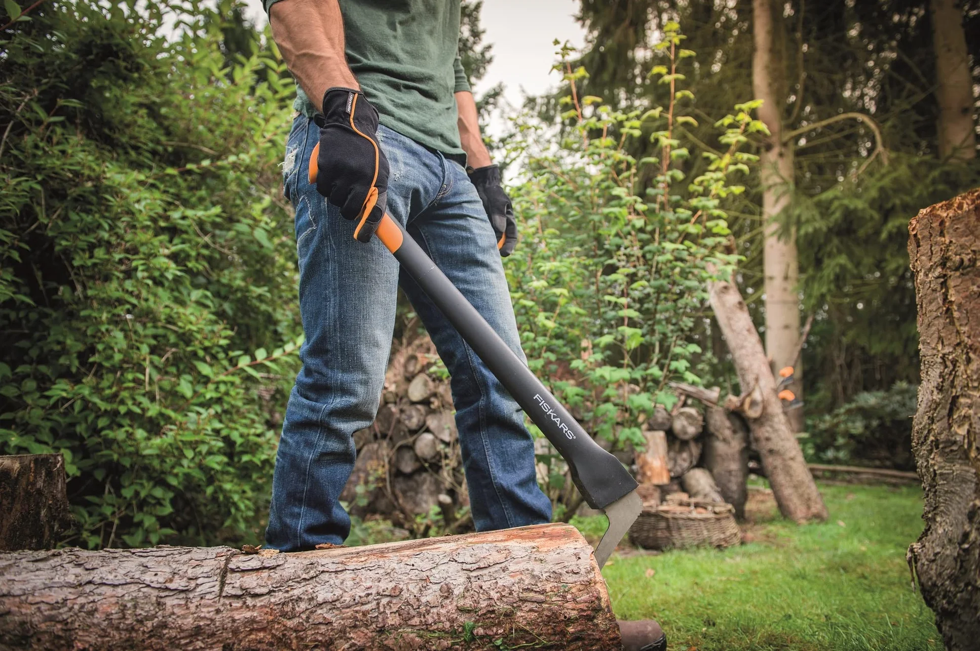 Fiskars Saper ręczny do obróbki drewna, długość: 78,5 cm, ostrze z hartowanej stali/rękojeść z tworzywa sztucznego wzmocnionego włóknem szklanym, osłona ochronna w zestawie, czarny/pomarańczowy, Wood