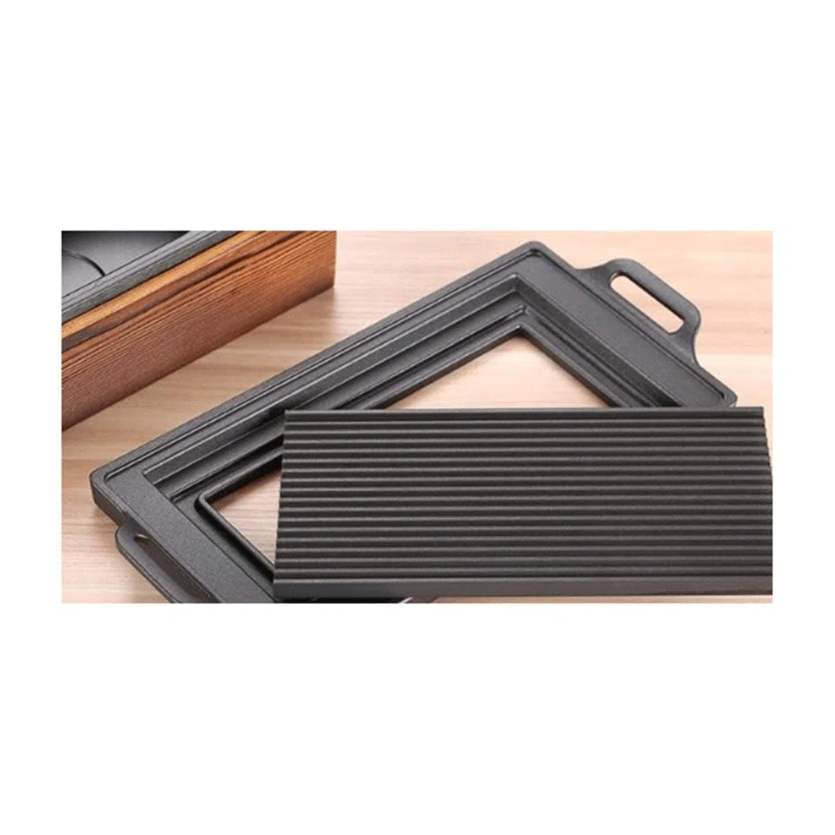 Przenośny bezdymny grill na węgiel drzewny na piknik na świeżym powietrzu i imprezy w ogrodzie