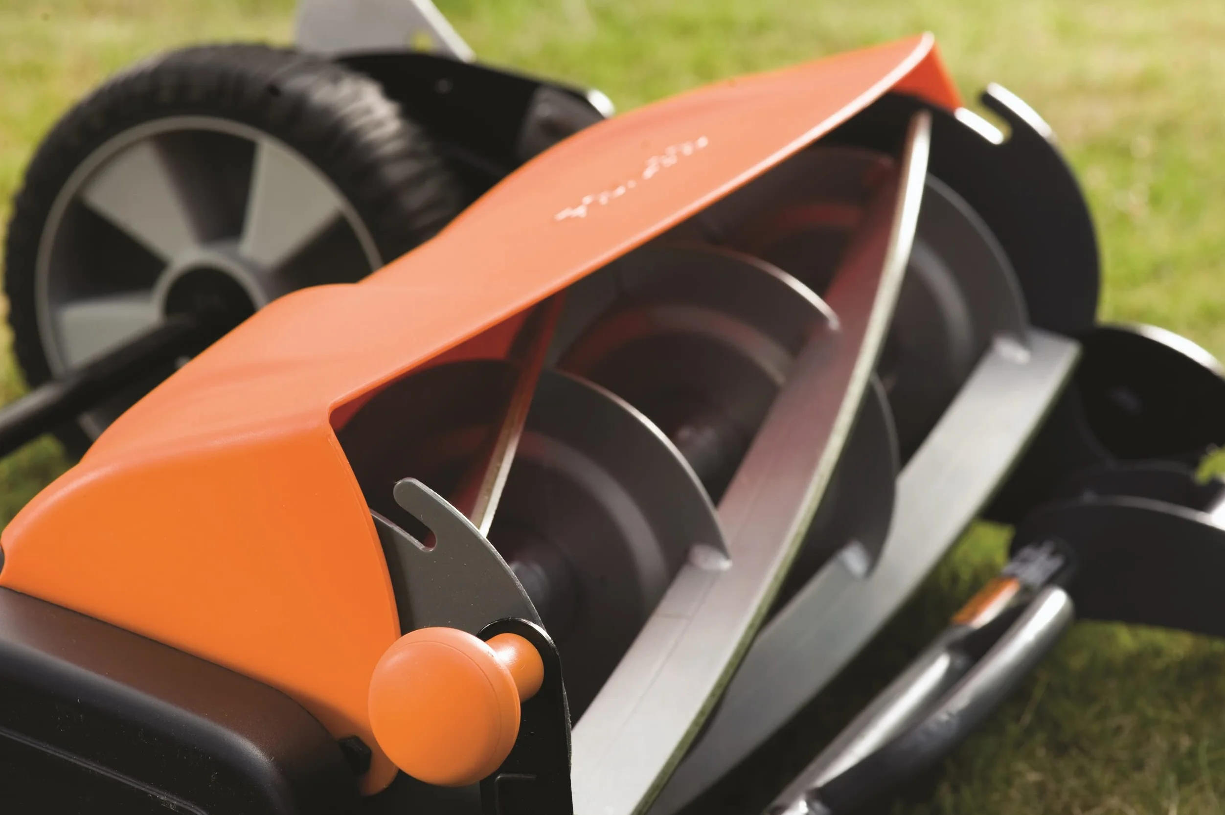 Fiskars Staysharp Kosiarka Bezprzewodowa, Czarny/Pomarańczowy/Srebrny, 46 cm