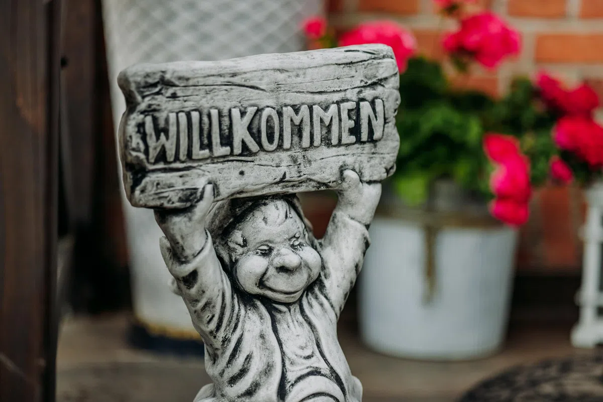 gartendekoparadies.de Gnom, Welcome'', kamienna figura gnoma, wys. 52 cm, 14 kg, szara, mrozoodporna, wykonana z lanego kamienia do użytku na zewnątrz