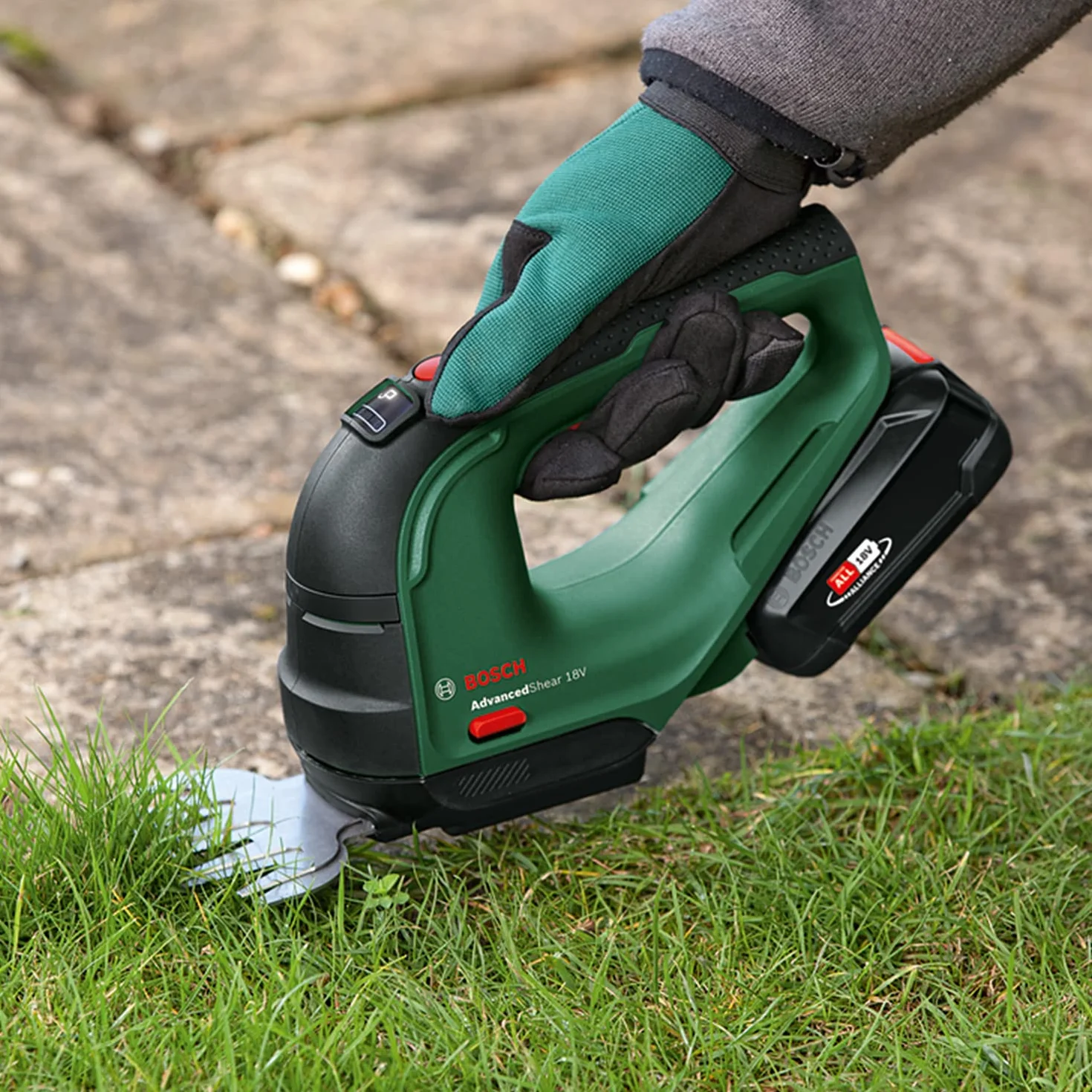 Bosch AdvancedShear 18V-10 Nożyce do trawy 18V 2.0 Ah 85 m²