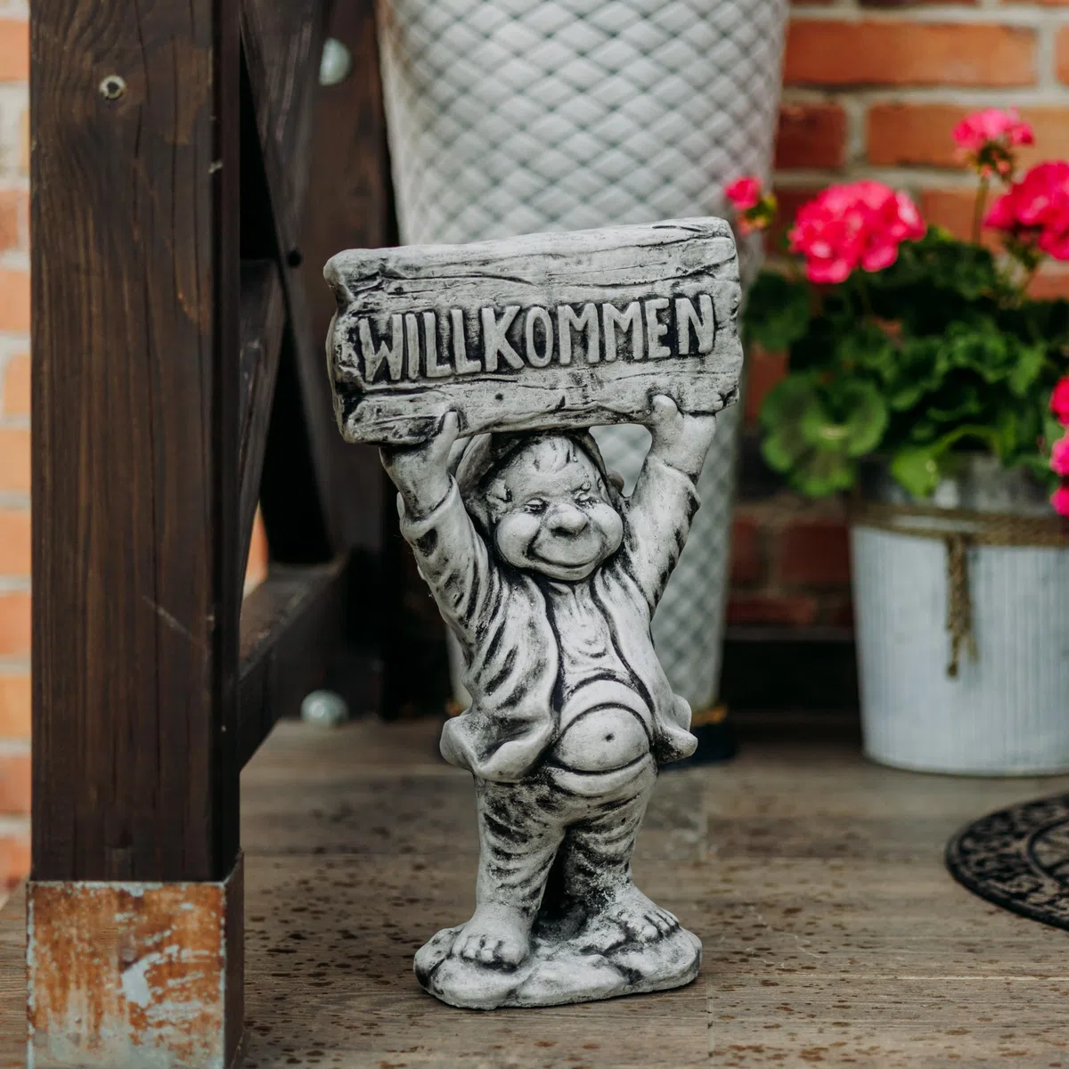 gartendekoparadies.de Gnom, Welcome'', kamienna figura gnoma, wys. 52 cm, 14 kg, szara, mrozoodporna, wykonana z lanego kamienia do użytku na zewnątrz