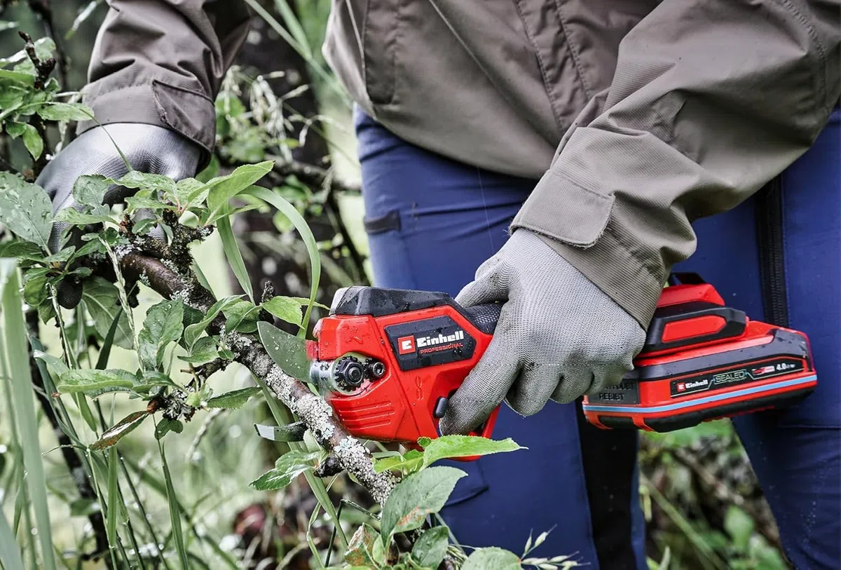 Einhell Profesjonalne sekatory akumulatorowe GP-LS 18/28 Li BL-Solo Power X-Change (18 V, regulowana wydajność cięcia, maks. grubość gałęzi 28 mm, ostrza obejściowe, klips do paska, bez baterii) | PXC | 18 V | regulowana pojemność cięcia | grubość gałęzi