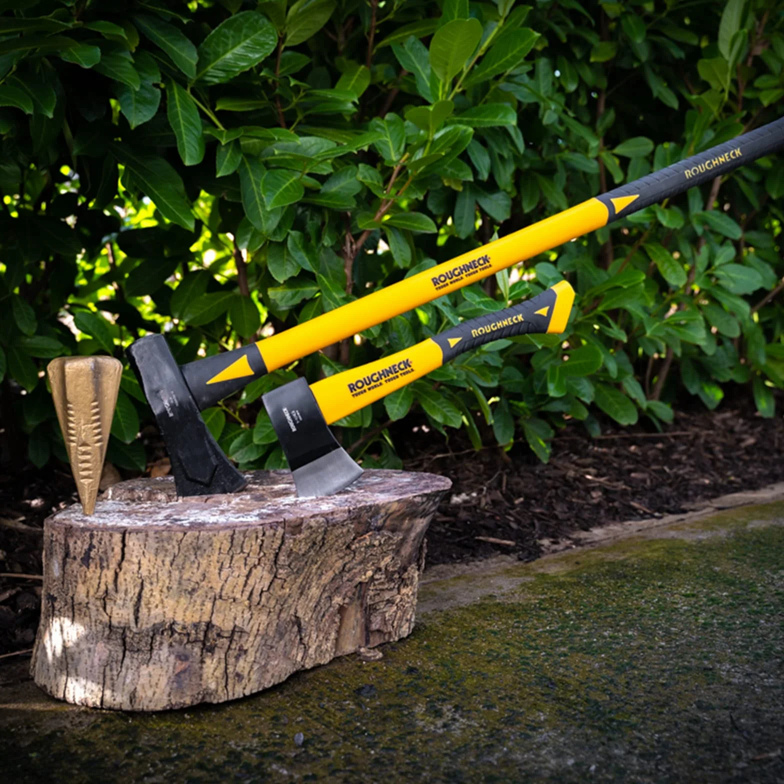 Roughneck Zestaw do Cięcia i Łupania Drewna ROU65501, 3 Części, w tym Łuparka (2,7 kg), Siekiera (0,6 kg) i Klin Rozłupujący Wood Grenade, Żółto-Czarny