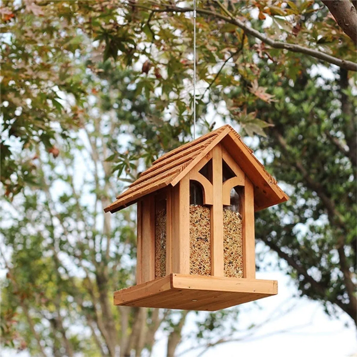Karmnik dla Dzikich Ptaków Bird Feeder Drewniany Karmnik Dla Ptaków Wiszący Z Dachem Do Ogrodu Karmienia Na Zewnątrz Wróbli