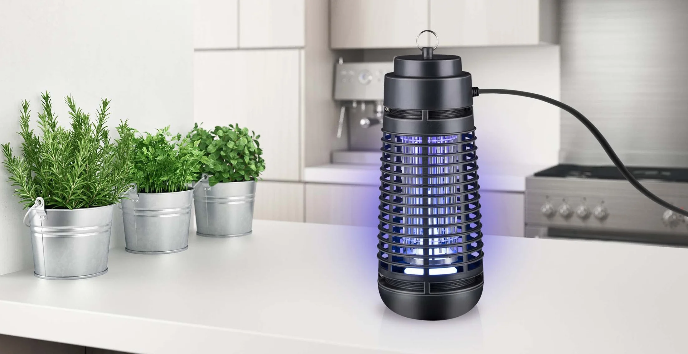Grundig Elektryczna pułapka na owady 4 W – pułapka na muchy 800-1000 V – łapka na owady do wnętrz – wyjmowana tacka ociekowa – zasięg do 50 m2 – czarna