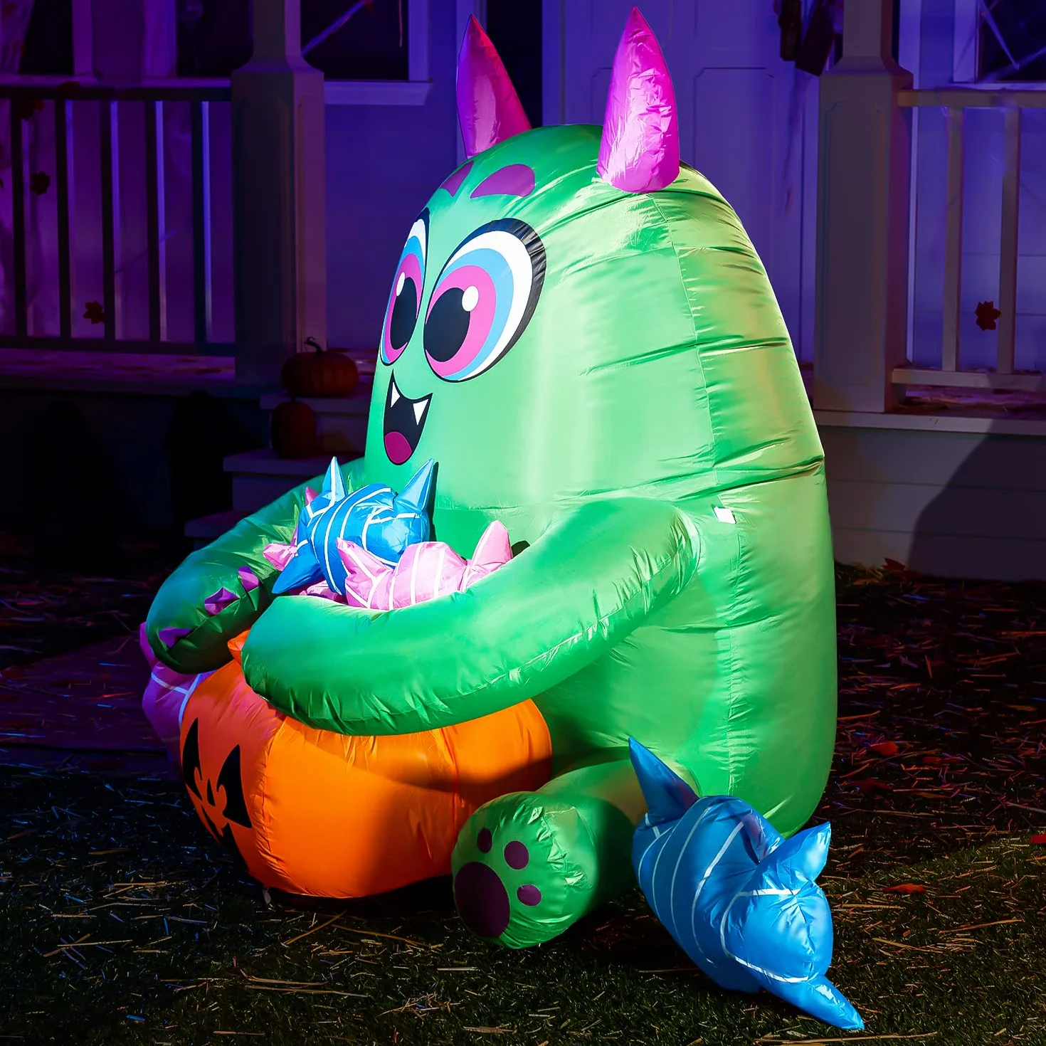 Joiedomi 5 FT Long Halloween Inflatable Monster Candy with Pumpkin Inflatable Yard Decoration with Build-in LEDs Blow Up Inflatables for Halloween Party Indoor, Outdoor, Yard, Garden, Lawn Decorations