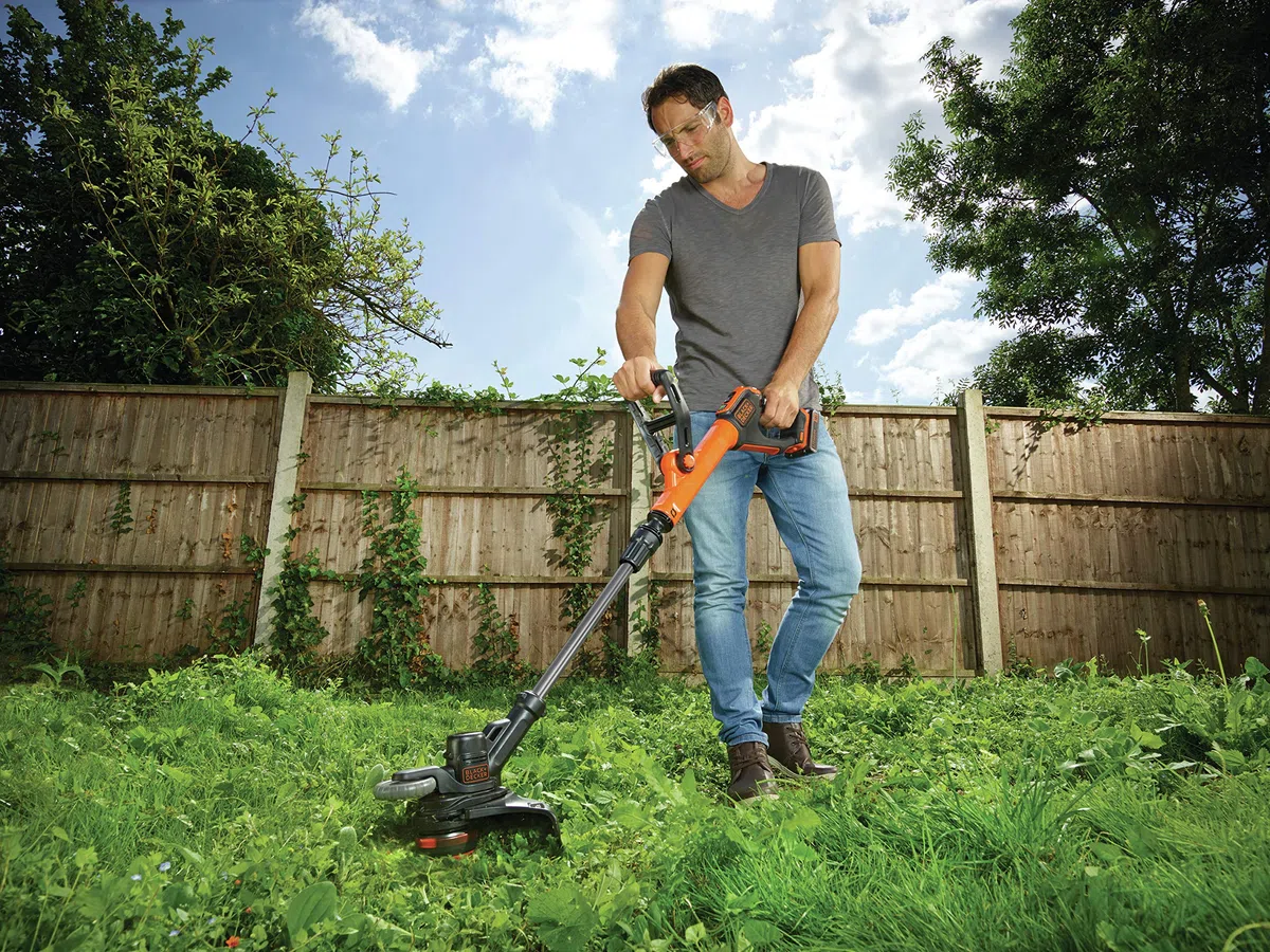 Black+Decker STC1820EPC-QW Akumulatorowa Podkaszarka do Trawy 18 V 28 cm