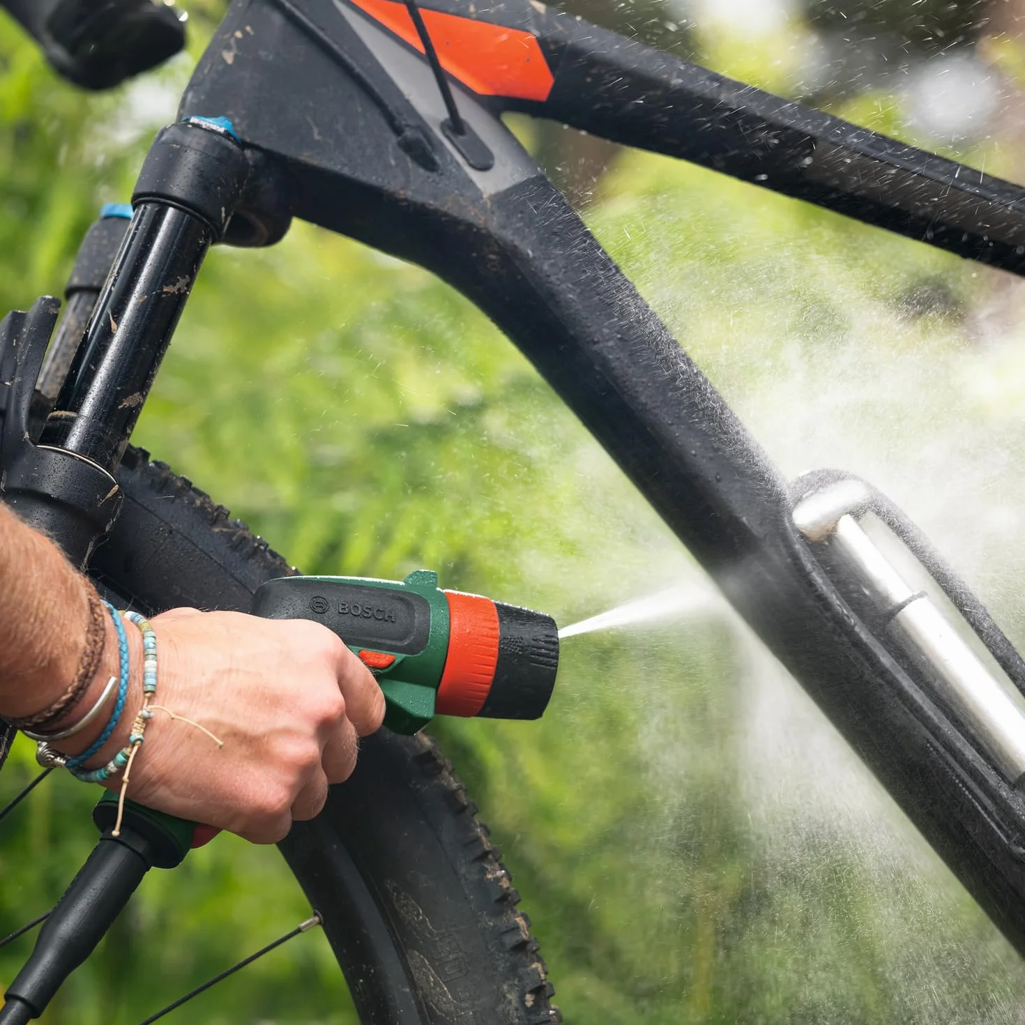 Bosch Fontus 18 V-6 myjka ciśnieniowa do rowerów (mobilna, mini, 6-litrowy zbiornik na wodę, 8 poziomów ciśnienia, przechowywanie węża i pistoletu, akumulator onhe)