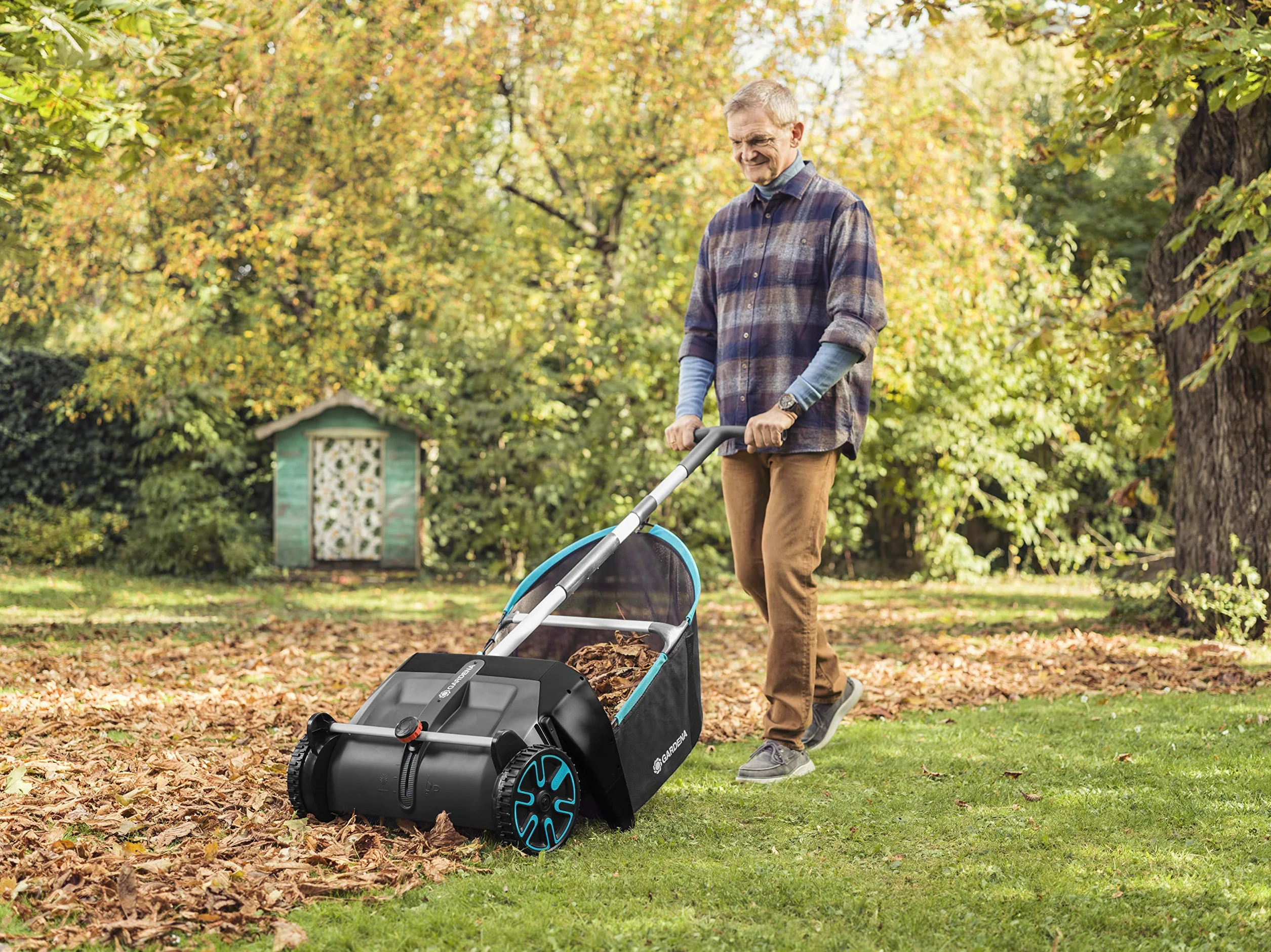 Gardena zbieracz do liści i trawy 3565-20 z systemem rotujących szczotek, cicha