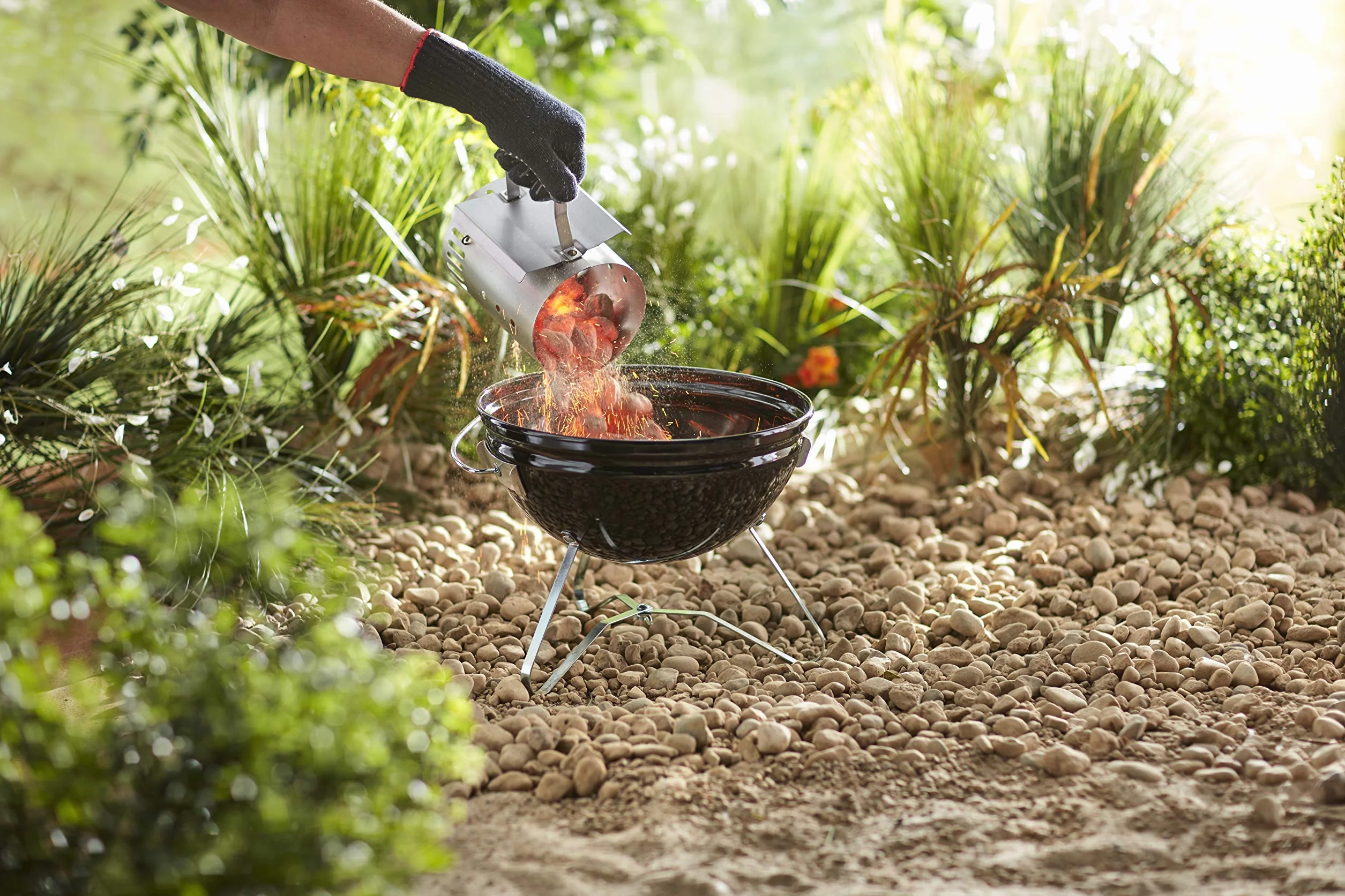 Weber Komin do Rozpalania - Mały (Wysokość 20cm), Kompaktow z Dwoma Uchwytami, Idealny do Wszystkich Grilli Węglowych o Średnicy Co Najmniej Ø 47cm, Pomoc w Rozpalaniu Węgla i Brykietów - (7447)