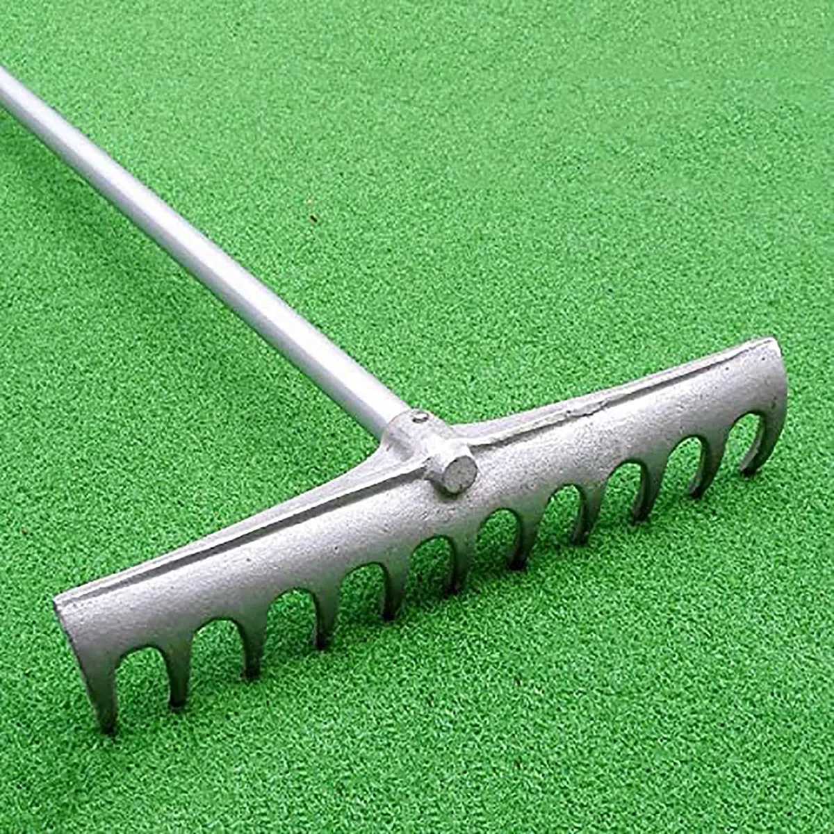 Grabie wyrównujące trawnik i płyta gruntowa, płaska kruszarka do trawy i piasku do ogrodu i pola golfowego, zielona wyrównywarka trawnika ze stali nierdzewnej