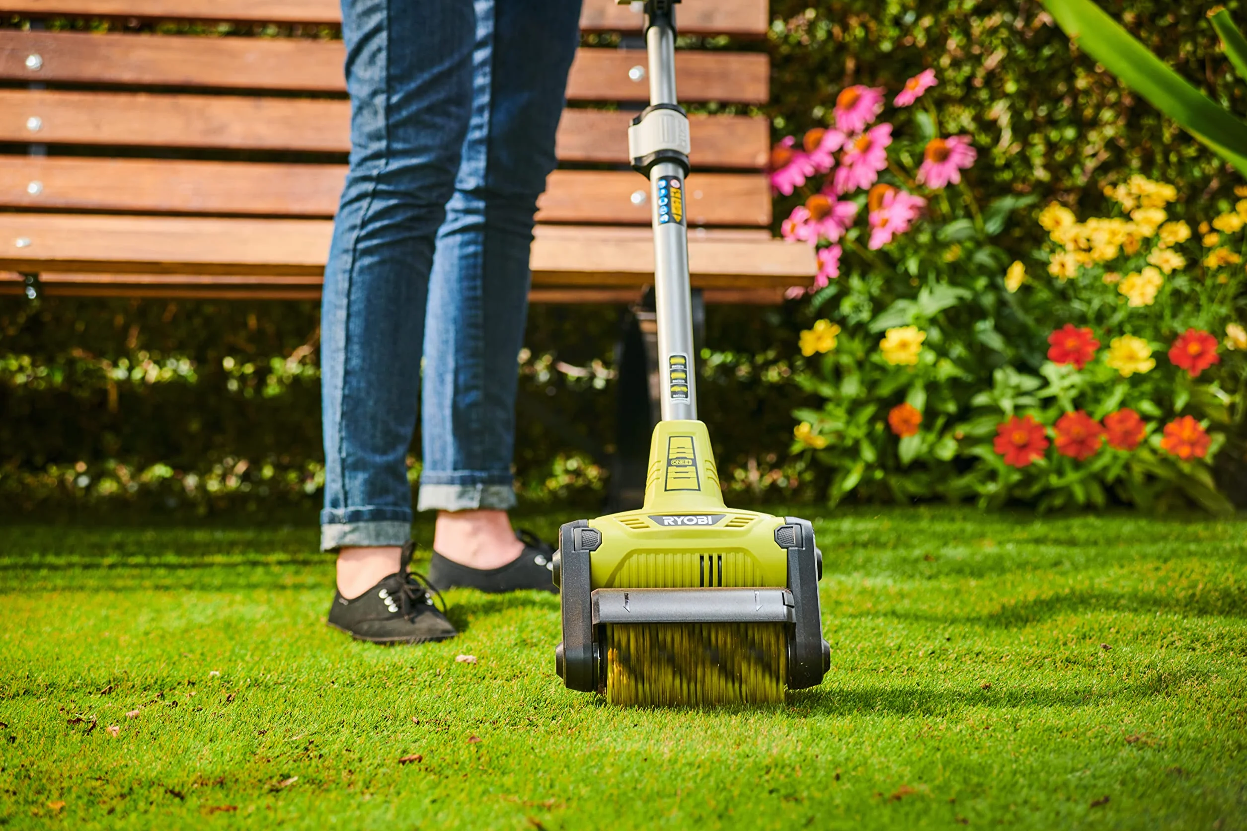 Ryobi Urządzenie do czyszczenia tarasów ze szczotką myjącą, teleskopowe ramię, beznarzędziowa wymiana szczotek