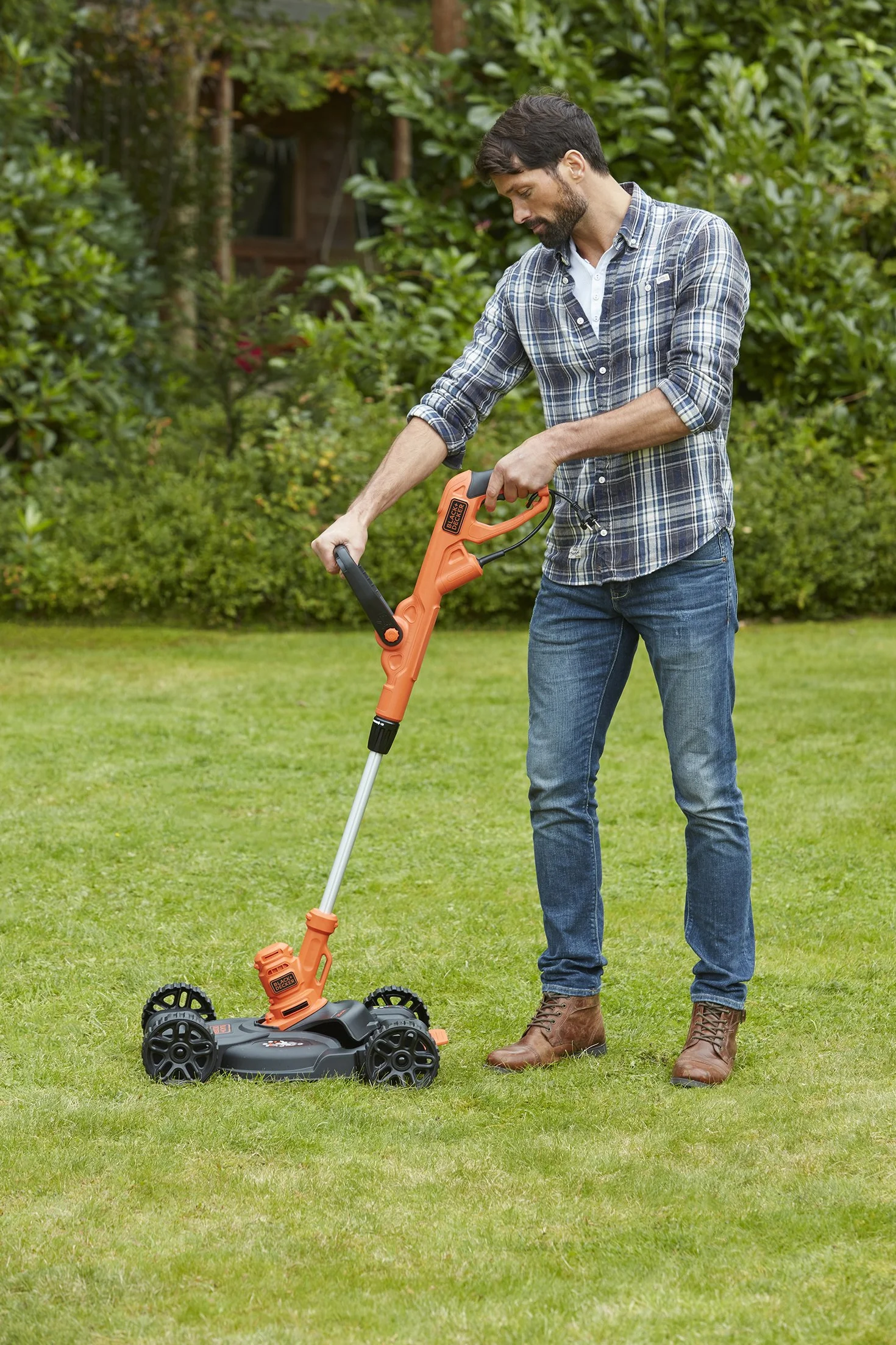 Black+Decker Kosiarka, Czarny/Czerwony, 30 cm