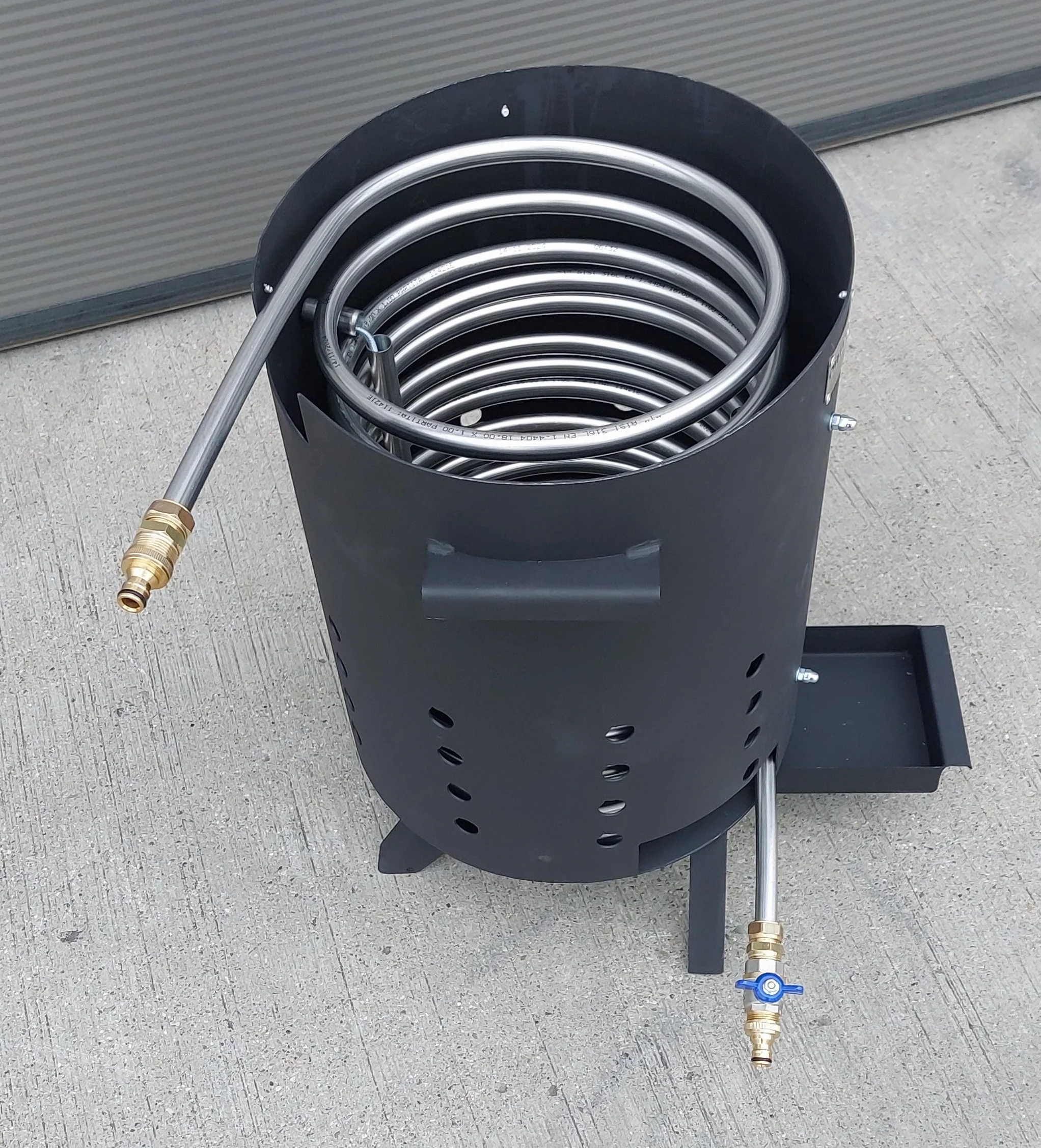 Grzejnik do basenu Feuertonne z 15-metrowym wężem spiralnym ze stali nierdzewnej 18x1mm AISI 316L z przyłączem Gardena