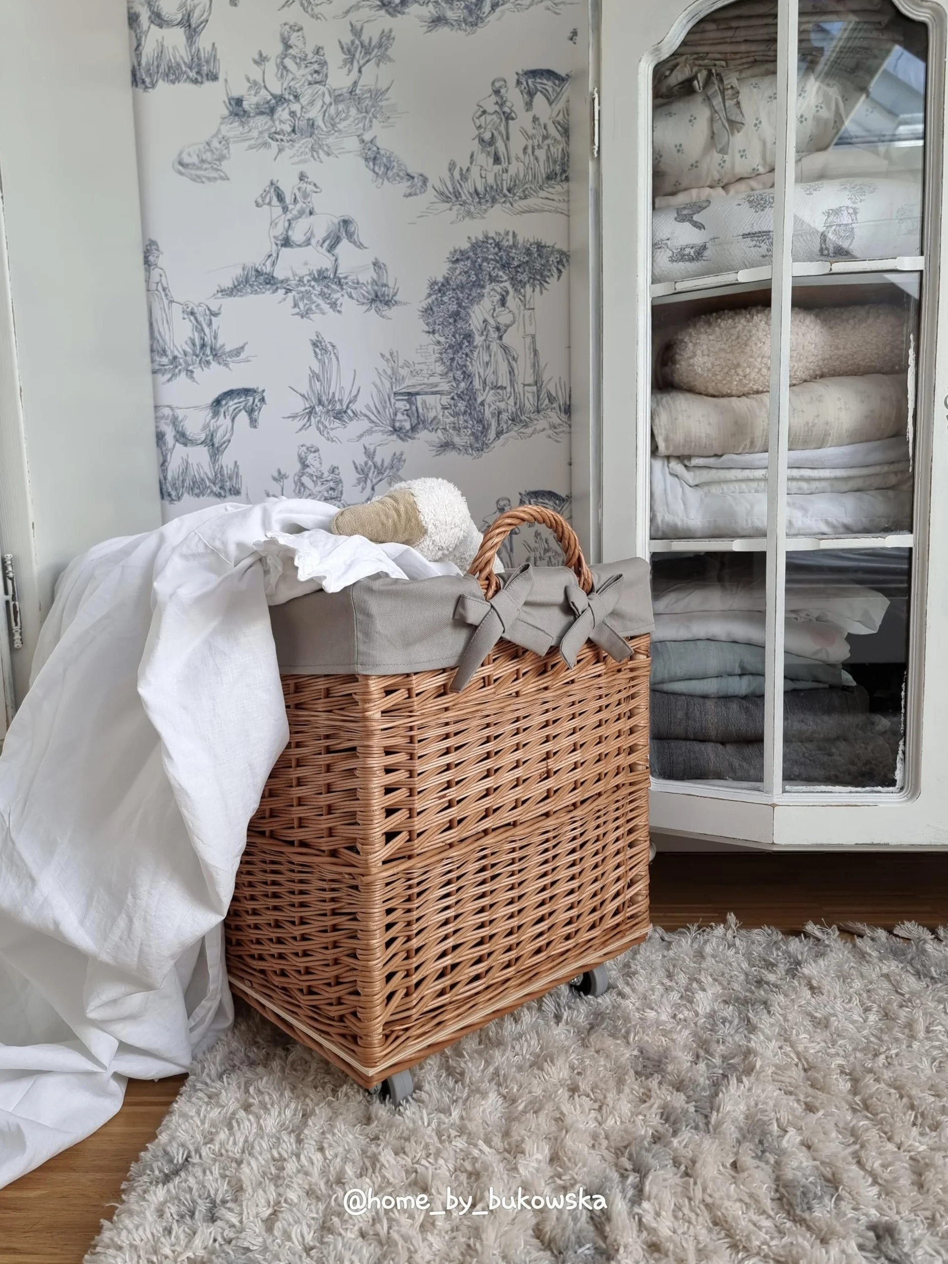e-wicker24 Kosz kominkowy, kosz na kółkach z materiałowym obszyciem, skrzynia do przechowywania