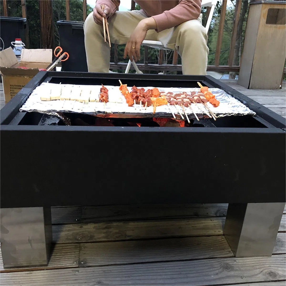 Grill Outdoorowy Podwórkowy piec do grillowania Domowy dziedziniec Ognisko Piec do grillowania Na zewnątrz Ogród Piec do grillowania Na zewnątrz duży stojak na grilla Akcesoria Kempingowe