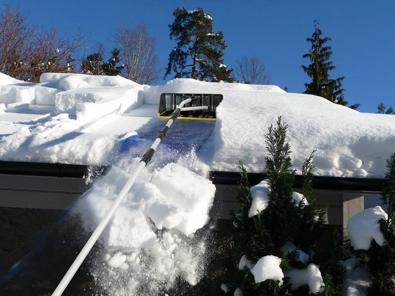 COSTWAY Odśnieżarka Dachowa Aluminiowa 201-630 cm Szufla Trójkątna