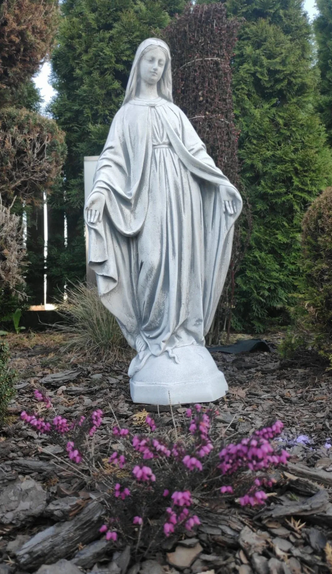 Green Lane Garden Figurka Maryi Panny, rzeźba, zewnętrzna lub wewnętrzna, przypominająca kamień, posąg religijny, biała, szara, jeden rozmiar, 680