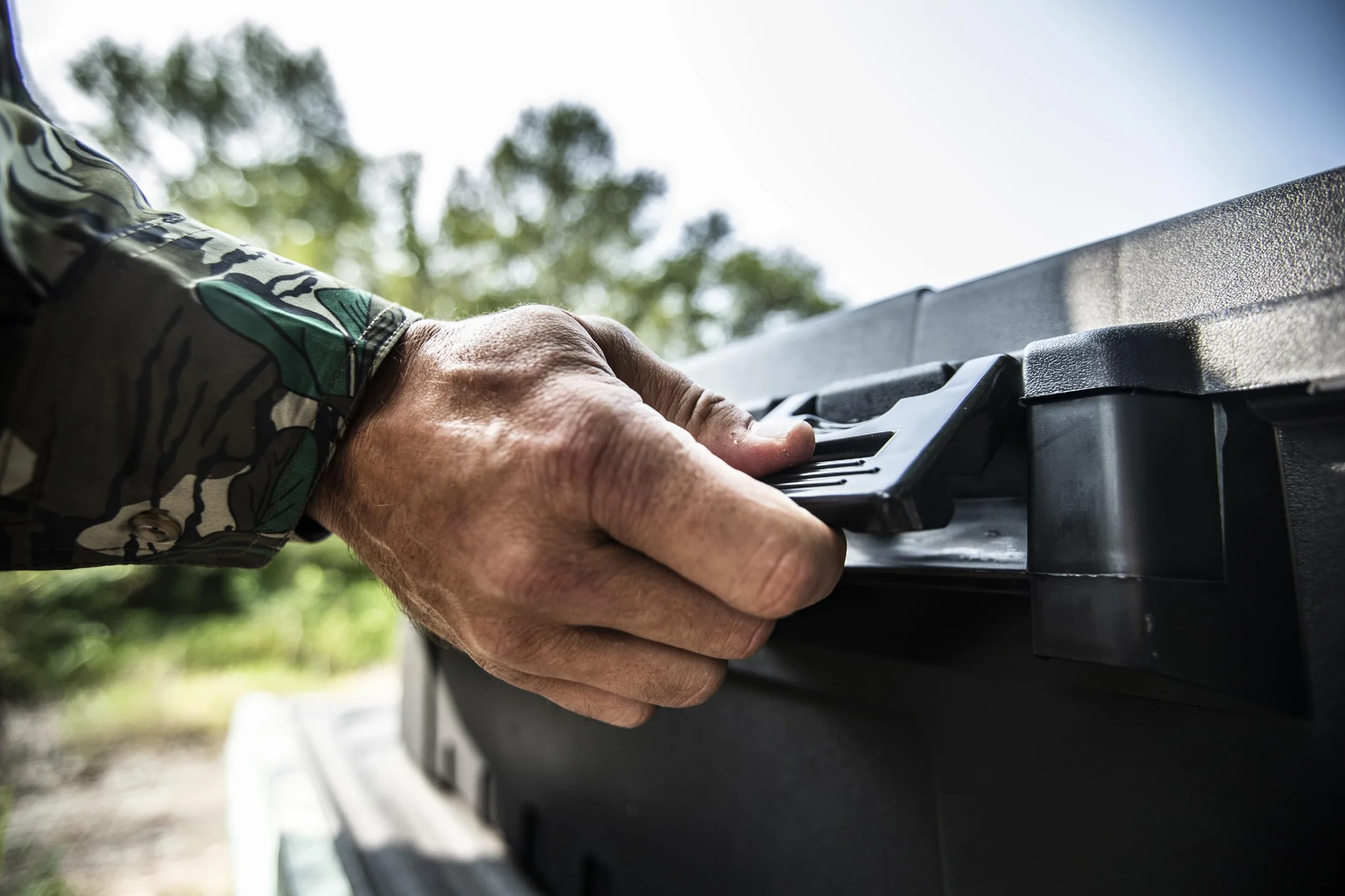 PLANO Sportsman'S Trunk Large 102Ltr, Black, Military-Grade Storage Box With Lid, Heavy Duty, Large, Camping &Amp; Army Storage Trunks, Perfect For Hunting, Paintball, Airsoft Or Home Storage