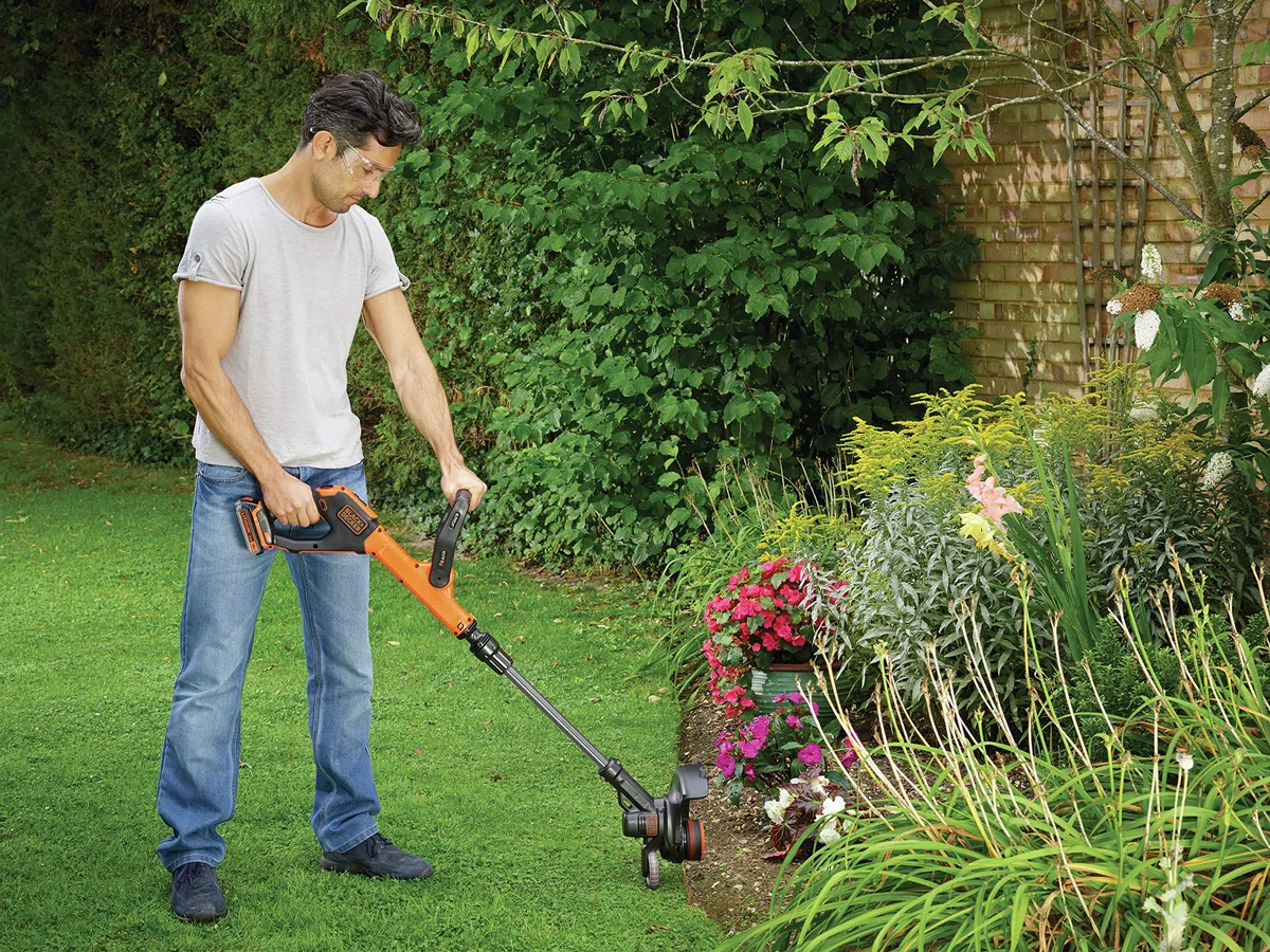 Black+Decker STC1820EPC-QW Akumulatorowa Podkaszarka do Trawy 18 V 28 cm