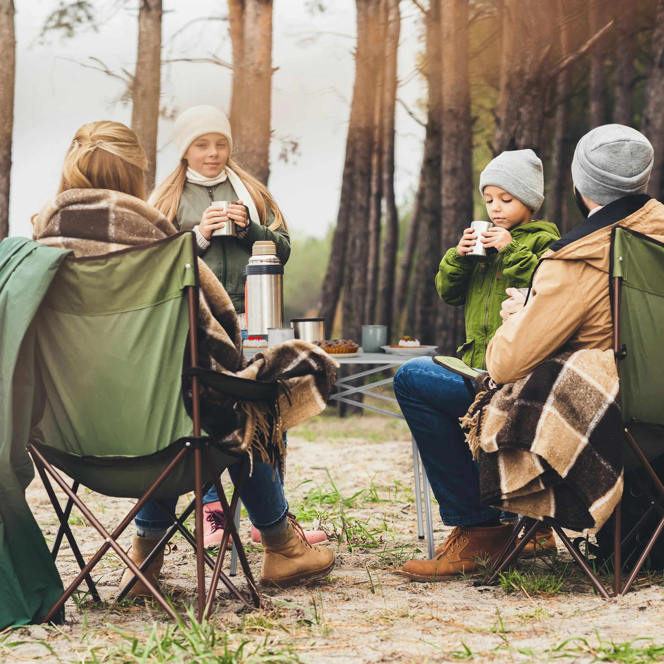 Relaxdays Składany stół kempingowy, wymiary: 70 x 70 x 70 x 70 cm, aluminium, składany stół wielofunkcyjny, srebrny