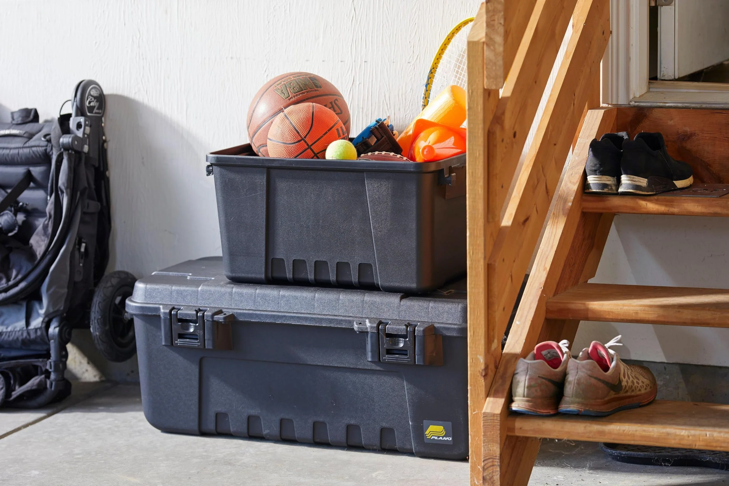 PLANO Sportsman'S Trunk Large 102Ltr, Black, Military-Grade Storage Box With Lid, Heavy Duty, Large, Camping &Amp; Army Storage Trunks, Perfect For Hunting, Paintball, Airsoft Or Home Storage