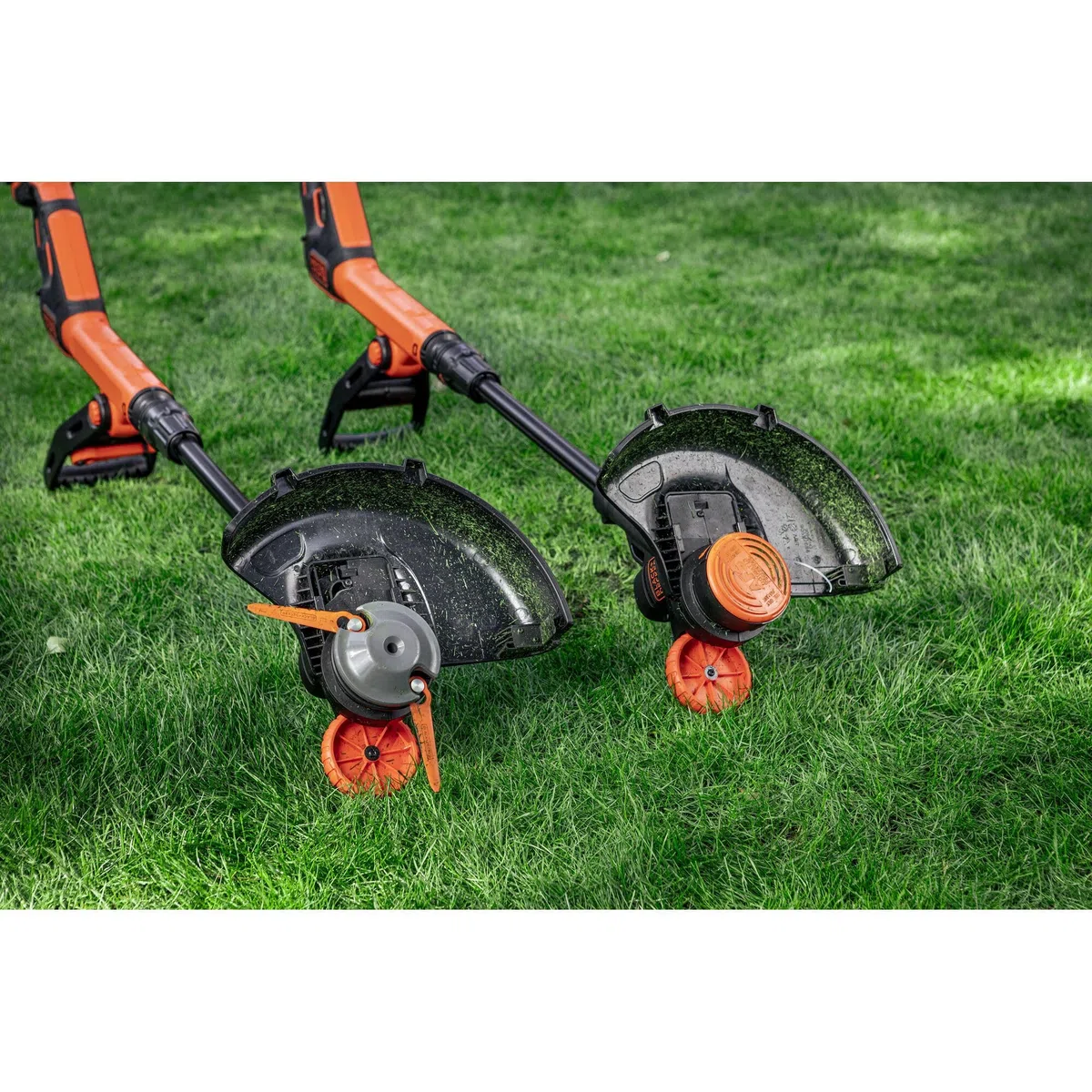 BLACK+DECKER BCST918D1 akumulatorowa podkaszarka do trawy 18 V (szerokość cięcia 28 cm, przedłużka żyłki AFS Reflex, regulowany uchwyt dwuręczny, z kołem prowadzącym, w zestawie: akumulator i