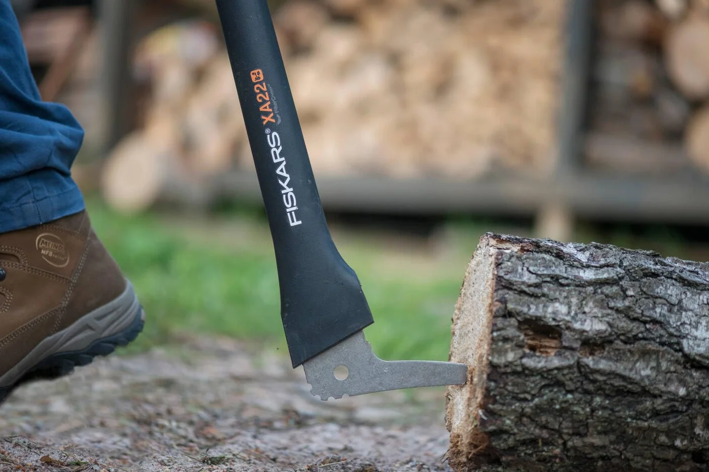 Fiskars Saper ręczny do obróbki drewna, długość: 78,5 cm, ostrze z hartowanej stali/rękojeść z tworzywa sztucznego wzmocnionego włóknem szklanym, osłona ochronna w zestawie, czarny/pomarańczowy, Wood