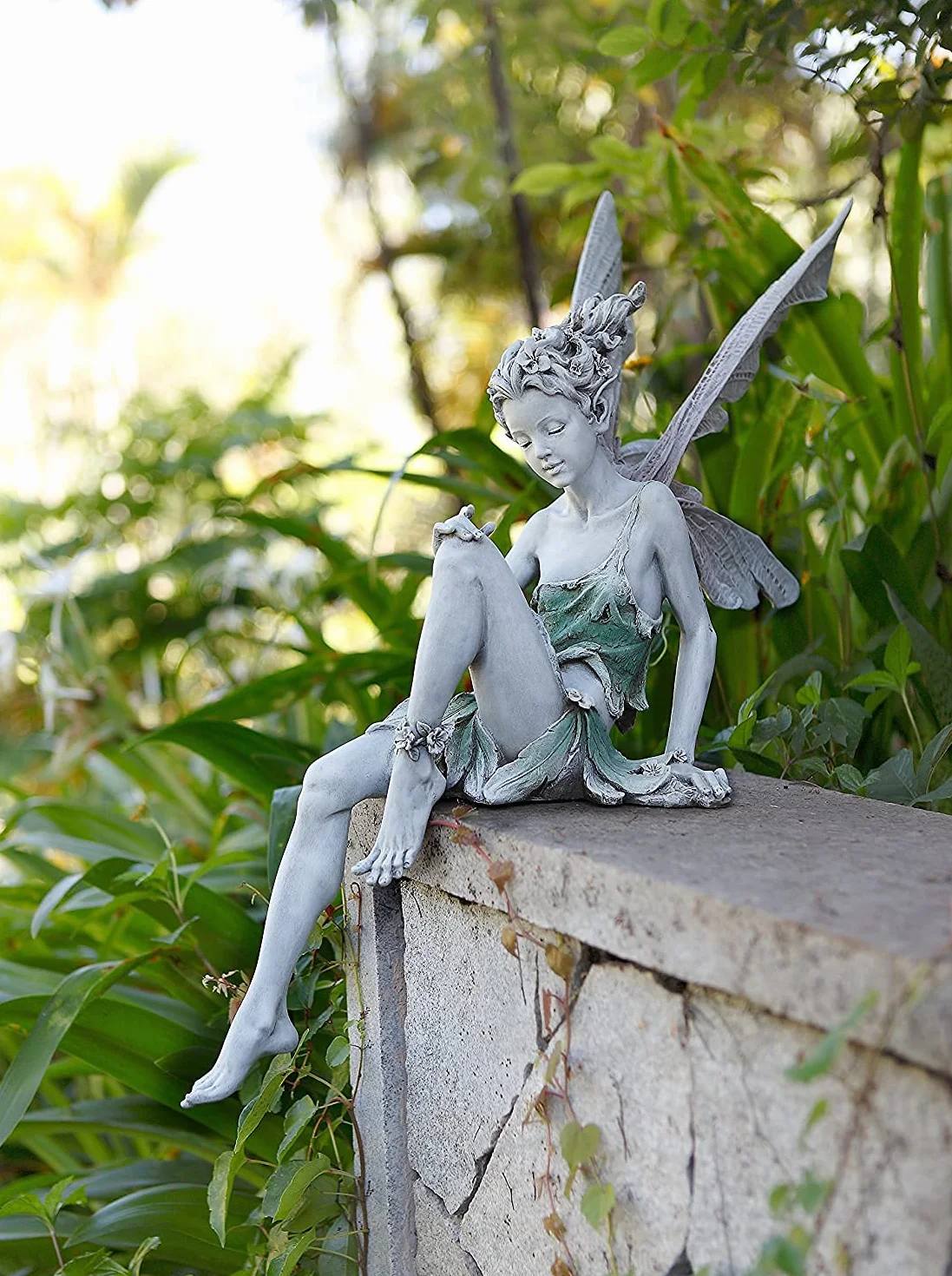 Siedząca wróżka, dekoracja ogrodowa, figurki ogrodowe do użytku na zewnątrz, wysokość 22 cm, siedząca, magiczna statuetka wróżki, elfy z żywicy, rzeźba ze skrzydłami, zielona