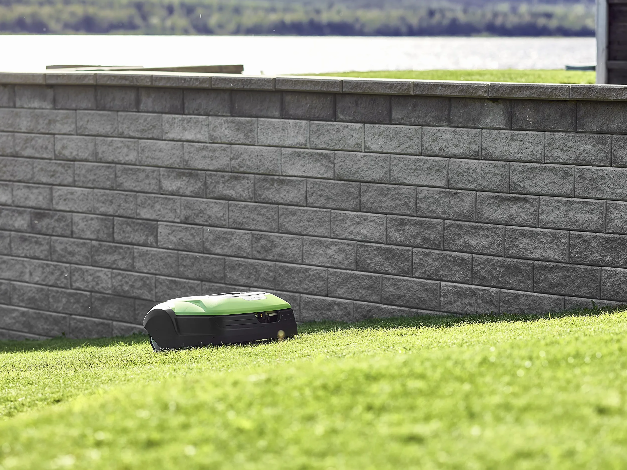 Greenworks Optimow 10 Robot Koszący Trawniki do 1000 m2 z 35% Nachyleniem, Cichy, Kontrola 4G, Łatwa Konfiguracja, Bezpieczeństwo, Ochrona przed Kradzieżą, 3 Lata Gwarancji