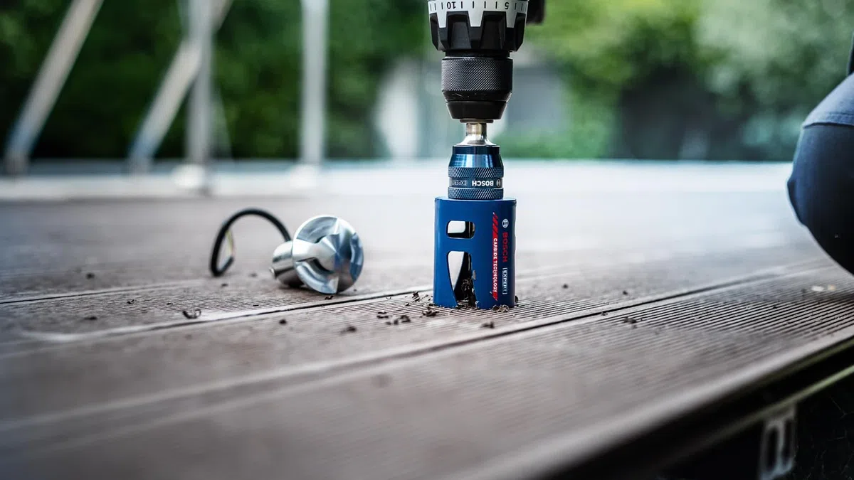 Bosch 15x Zestaw uniwersalnych otwornic EXPERT Construction Material PC Plus (do Miękkie drewno, Płyta wiórowa, Ø 20, 22, 25, 32, 35, 40, 44, 51, 60, 68, 76 mm, Professional Akcesoria Wiertarki)