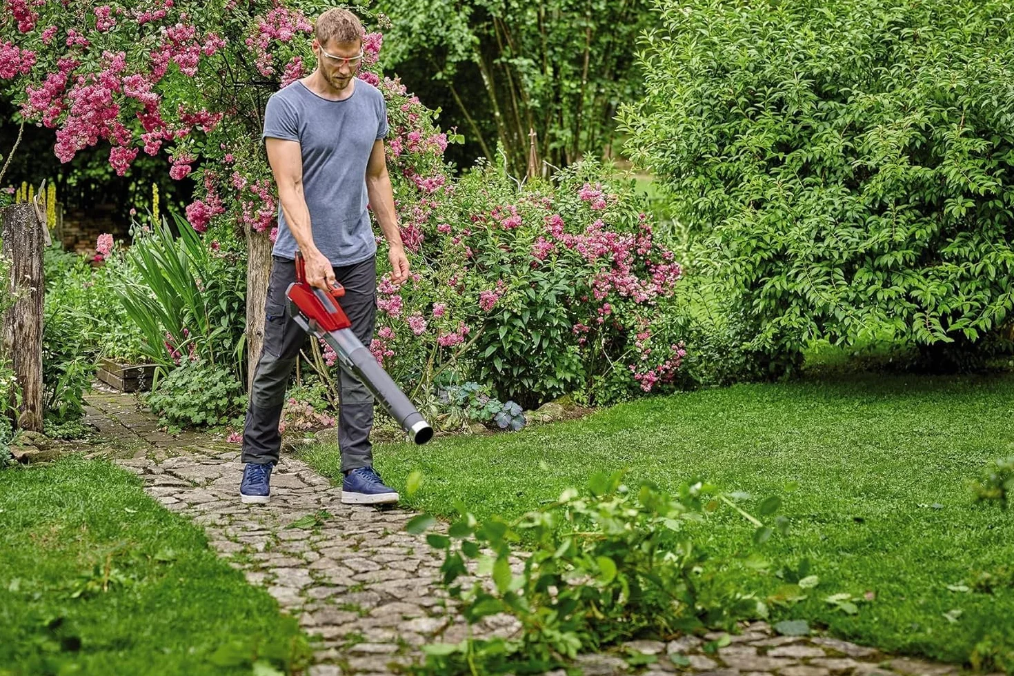 Einhell Dmuchawa do liści akumulatorowa GP-LB 18/200 Li E-Solo Power X-Change (Li-ion, 18 V, bezszczotkowy silnik, regulacja prędkości, technologia dmuchawy osiowej bez akumulatora i ładowarki)