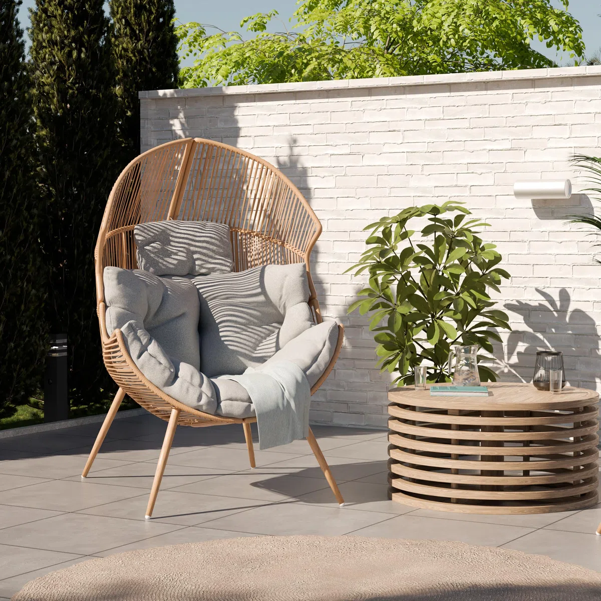 Summery, fotel rattanowy, odporny na warunki atmosferyczne, fotel ogrodowy z poduszką do siedzenia, fotel balkonowy, fotel wiklinowy na taras, poduszka odporna na działanie wody, szara, wyściełana