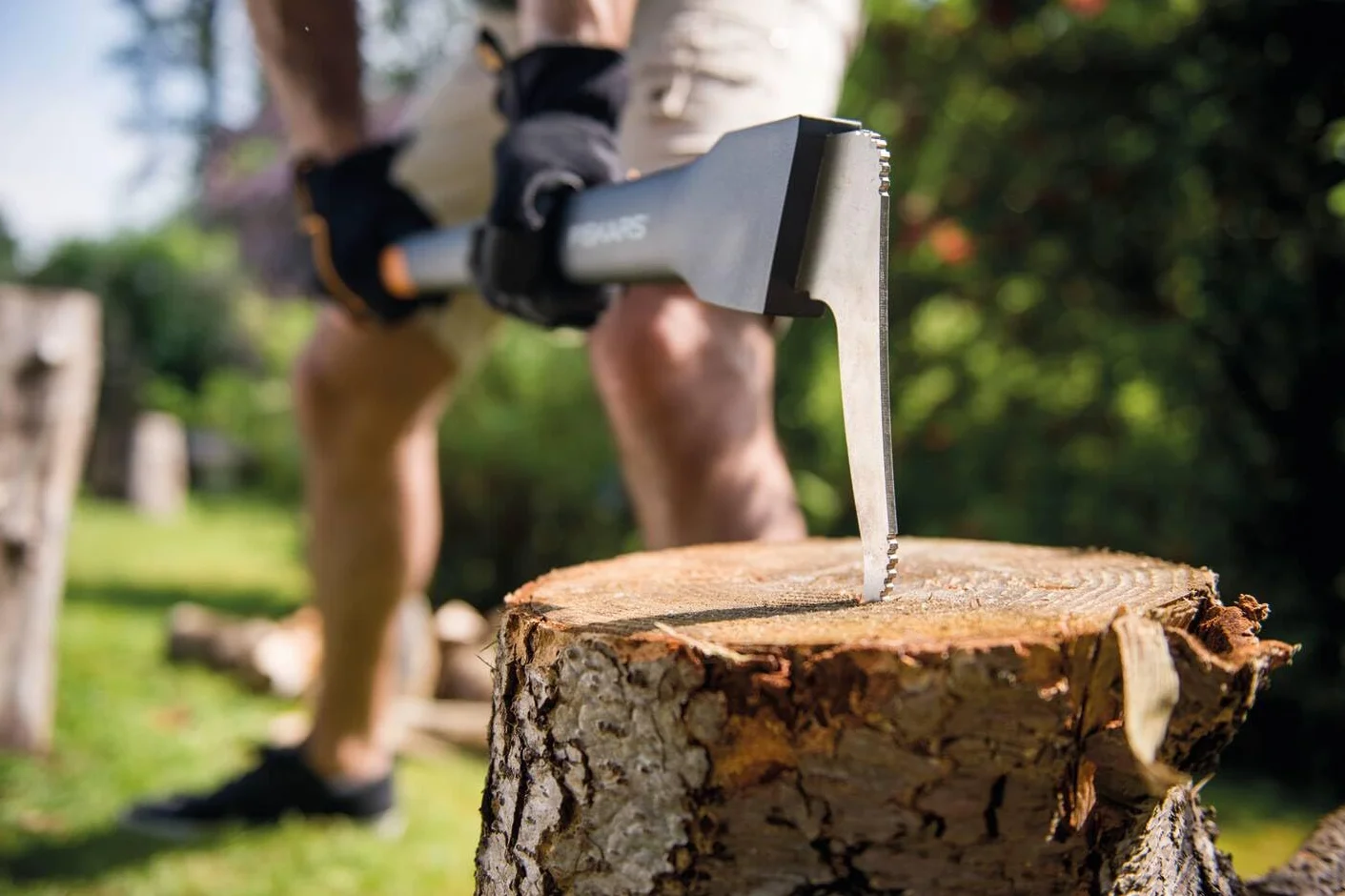 Fiskars Saper ręczny do obróbki drewna, długość: 78,5 cm, ostrze z hartowanej stali/rękojeść z tworzywa sztucznego wzmocnionego włóknem szklanym, osłona ochronna w zestawie, czarny/pomarańczowy, Wood