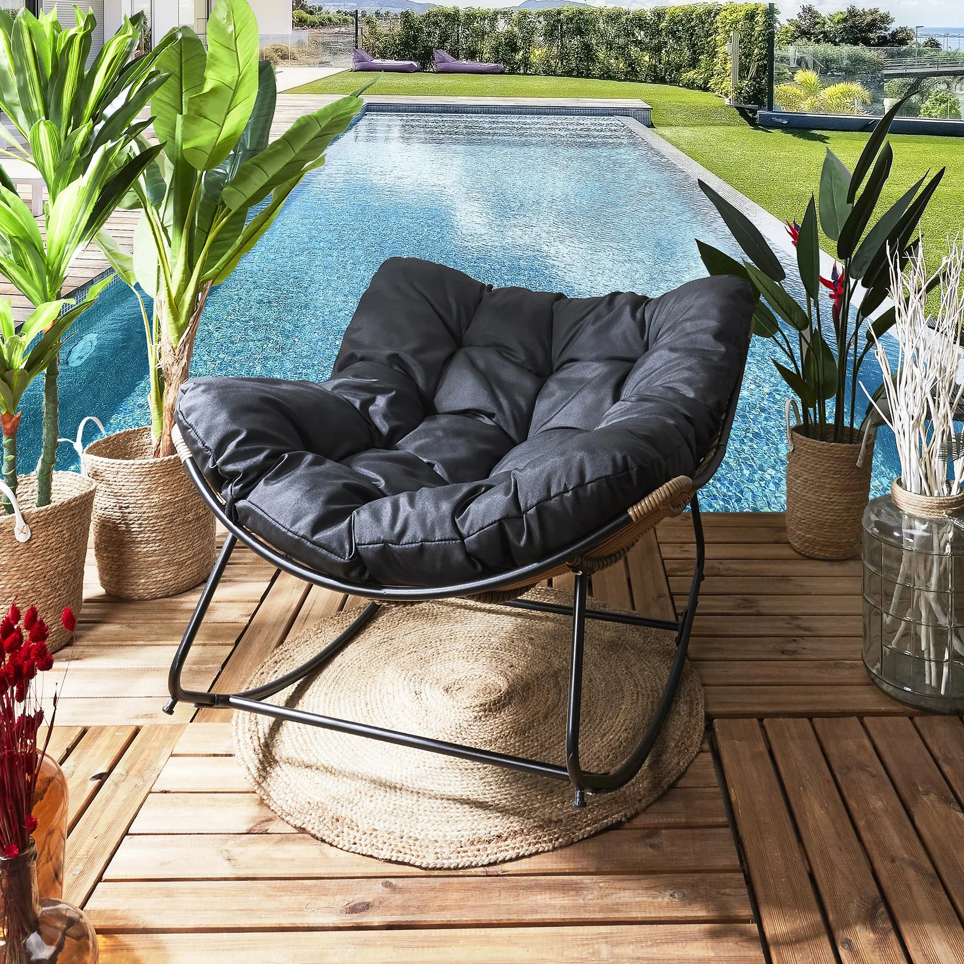 Fotel bujany ogrodowy żelazo efekt rattanu UV czarny HOME DECO FACTORY