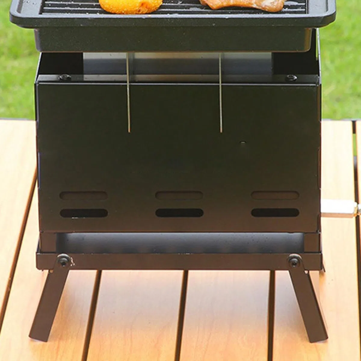Przenośny grill Chal na kemping, lekki grill do gotowania na świeżym powietrzu, wszechstronny grill do przygód w ogrodzie i na świeżym powietrzu, idealny na spacery i tailgating
