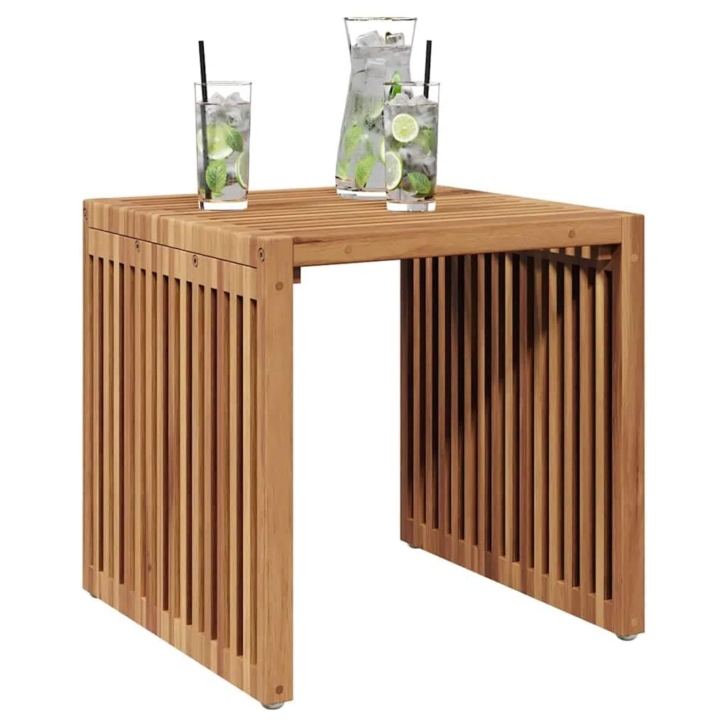 Brązowy drewniany stół ogrodowy z boku, 45 x 45,5 x 45,5 cm, solidny teak, na taras, balkon na zewnątrz, stabilny design, łatwa pielęgnacja, oszczędność miejsca