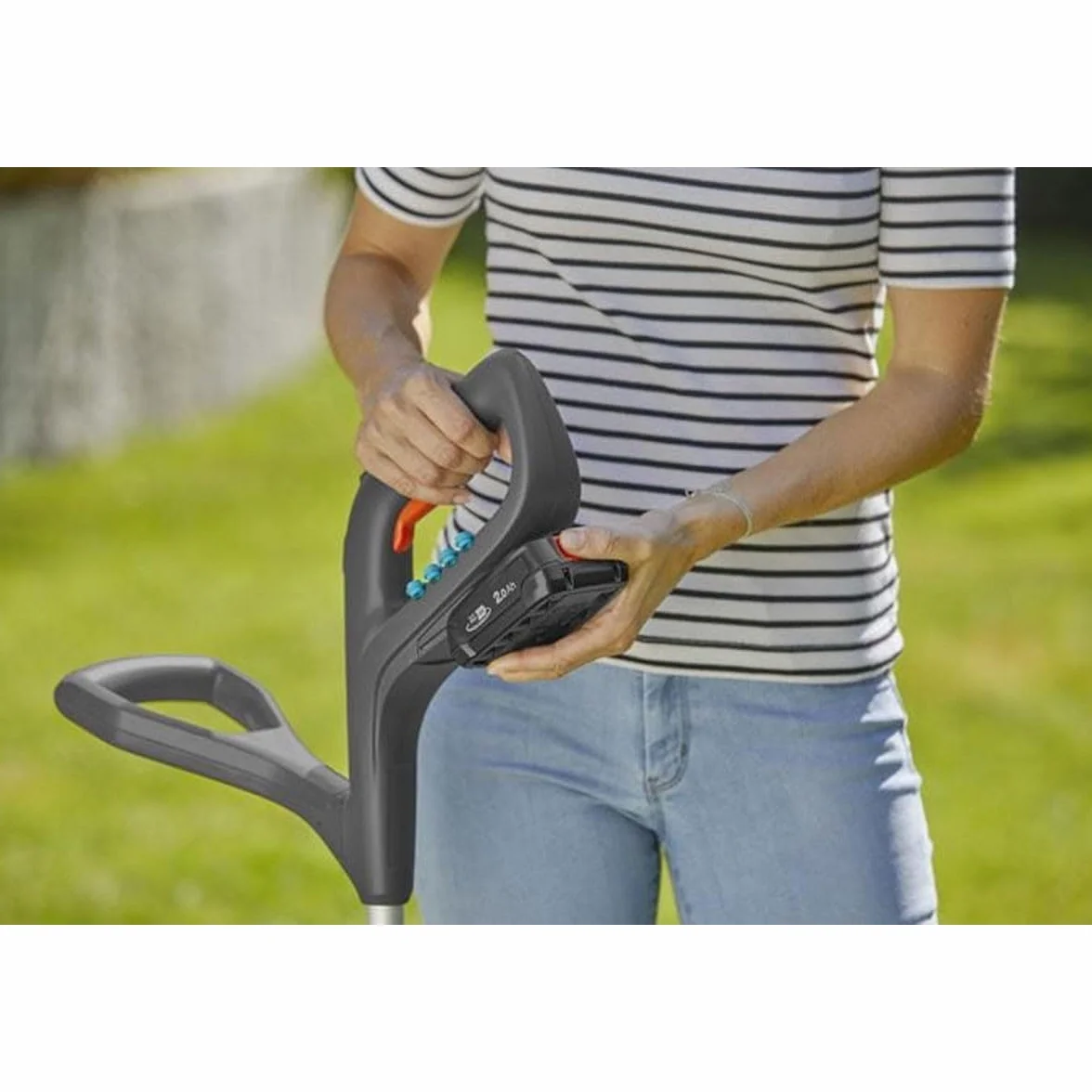 Gardena SmallCut 23/18V P4A akumulatorowy trymer do trawy 230 mm zestaw