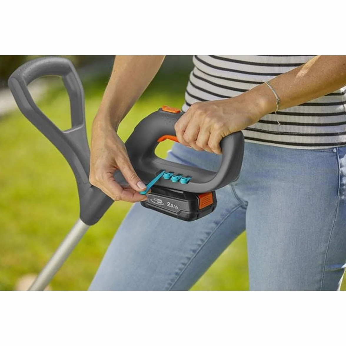 Gardena SmallCut 23/18V P4A akumulatorowy trymer do trawy 230 mm zestaw