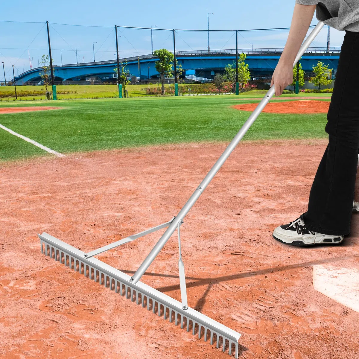 Aluminiowe grabie do pielęgnacji trawników, 24 cale, do ogrodów, boisk baseballowych, z regulowanym uchwytem 66''-98'', do pielęgnacji trawników, jezior, spulchniania gleby i pielęgnacji chwastów