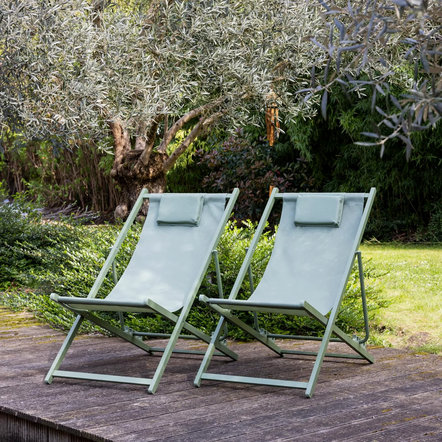 Zestaw 2 krzeseł CYPRUS z aluminiową ramą w kolorze textilene i szałwiowej zieleni - Wyposażone w poduszki zagłówka dla wygody i relaksu - Idealne do ogrodu, na taras i patio.