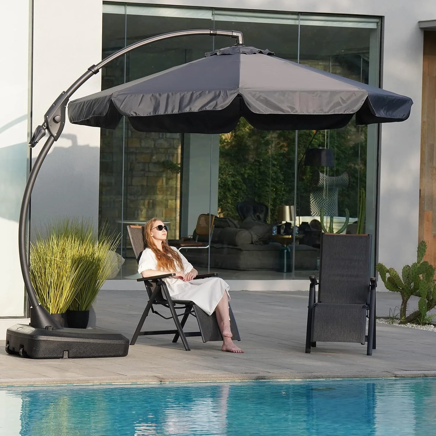 Grand patio Parasol ogrodowy aluminiowy wspornikowy z podstawą 8 żeber podnośnik korbowy