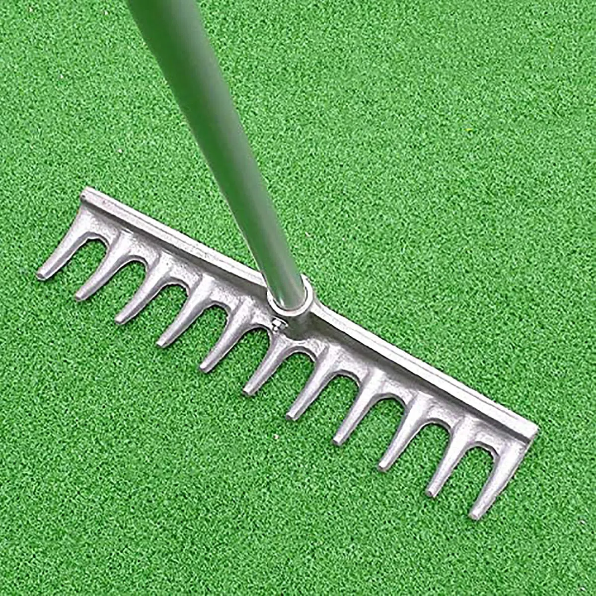 Grabie wyrównujące trawnik i płyta gruntowa, płaska kruszarka do trawy i piasku do ogrodu i pola golfowego, zielona wyrównywarka trawnika ze stali nierdzewnej