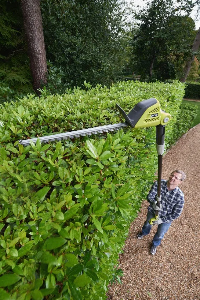 Ryobi Nożyce do Żywopłotu na Wysięgniku 18 V, OPT1845, Długość Ostrza 45 cm, Regulacji Długości Wysięgnika, Zasięg Nawet do 2.9 m, Wersja bez Akumulatora i Ładowarki