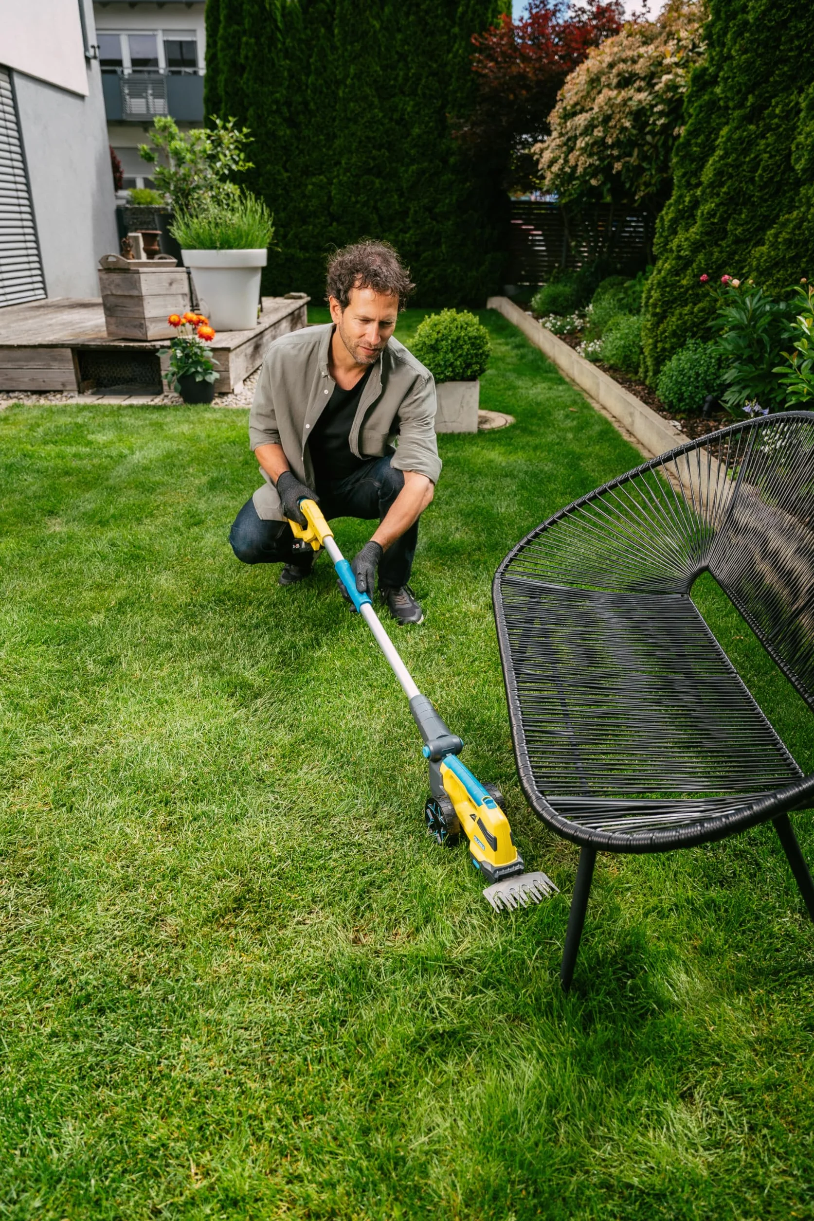 GLORIA FineCut 18 V compact Drive&Cut | przedłużenie uchwytu do nożyc do trawy i krzewów Gloria | ergonomiczny miękki uchwyt | chroni plecy | regulowany kąt roboczy | płynnie pracujące koła