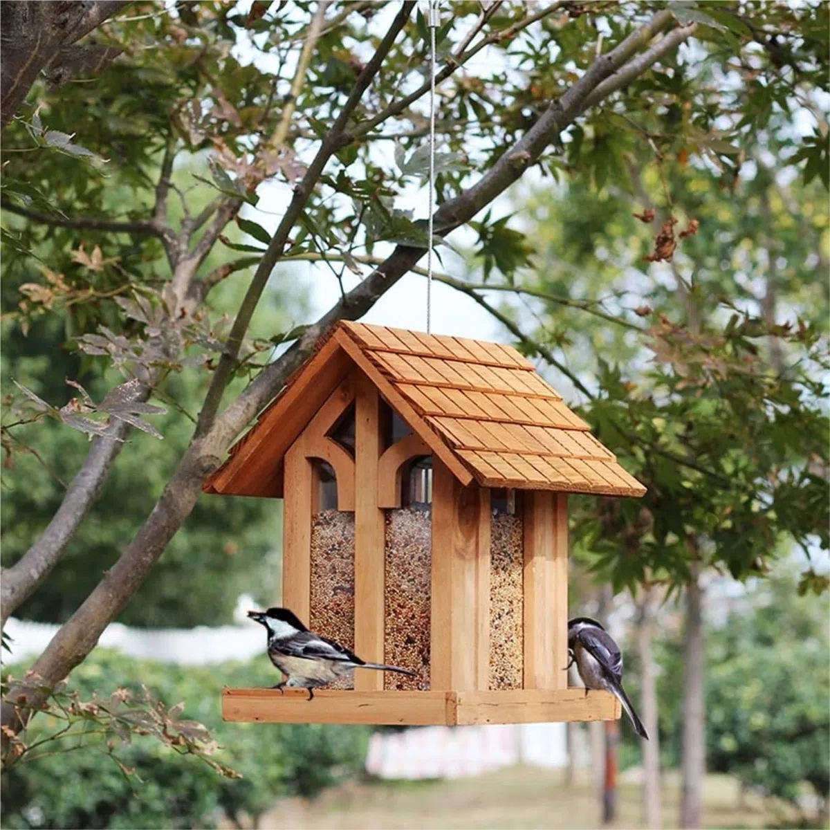 Karmnik dla Dzikich Ptaków Bird Feeder Drewniany Karmnik Dla Ptaków Wiszący Z Dachem Do Ogrodu Karmienia Na Zewnątrz Wróbli